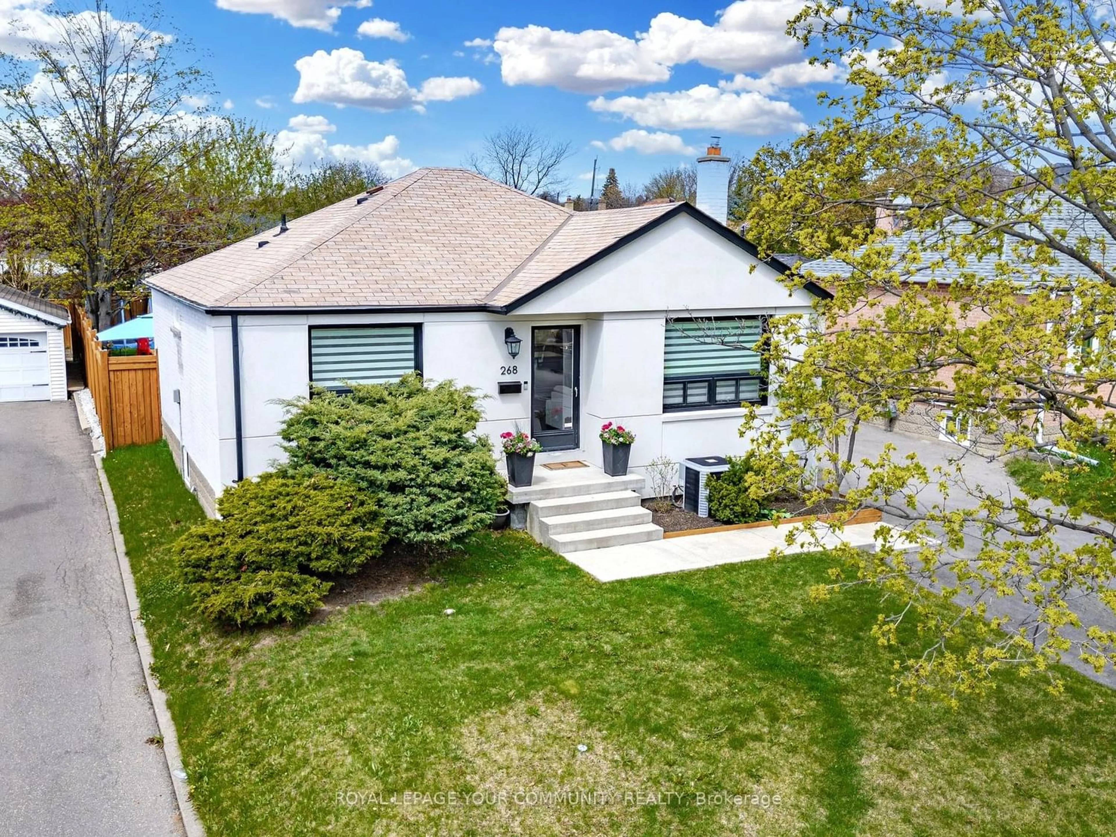 Frontside or backside of a home for 268 Epsom Downs Dr, Toronto Ontario M3M 1T4