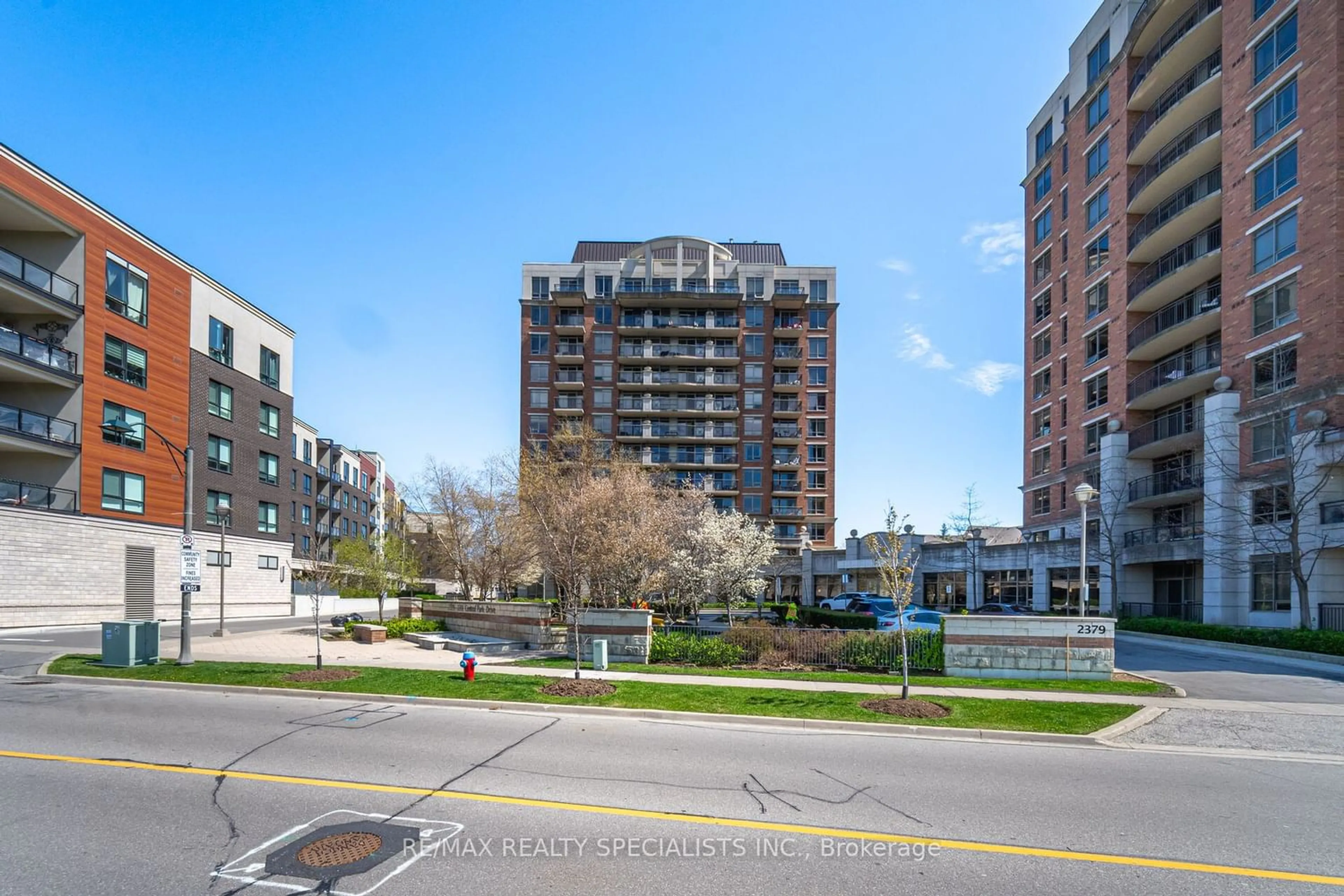 A pic from exterior of the house or condo for 2391 Central Park Dr #509, Oakville Ontario L6H 0E4