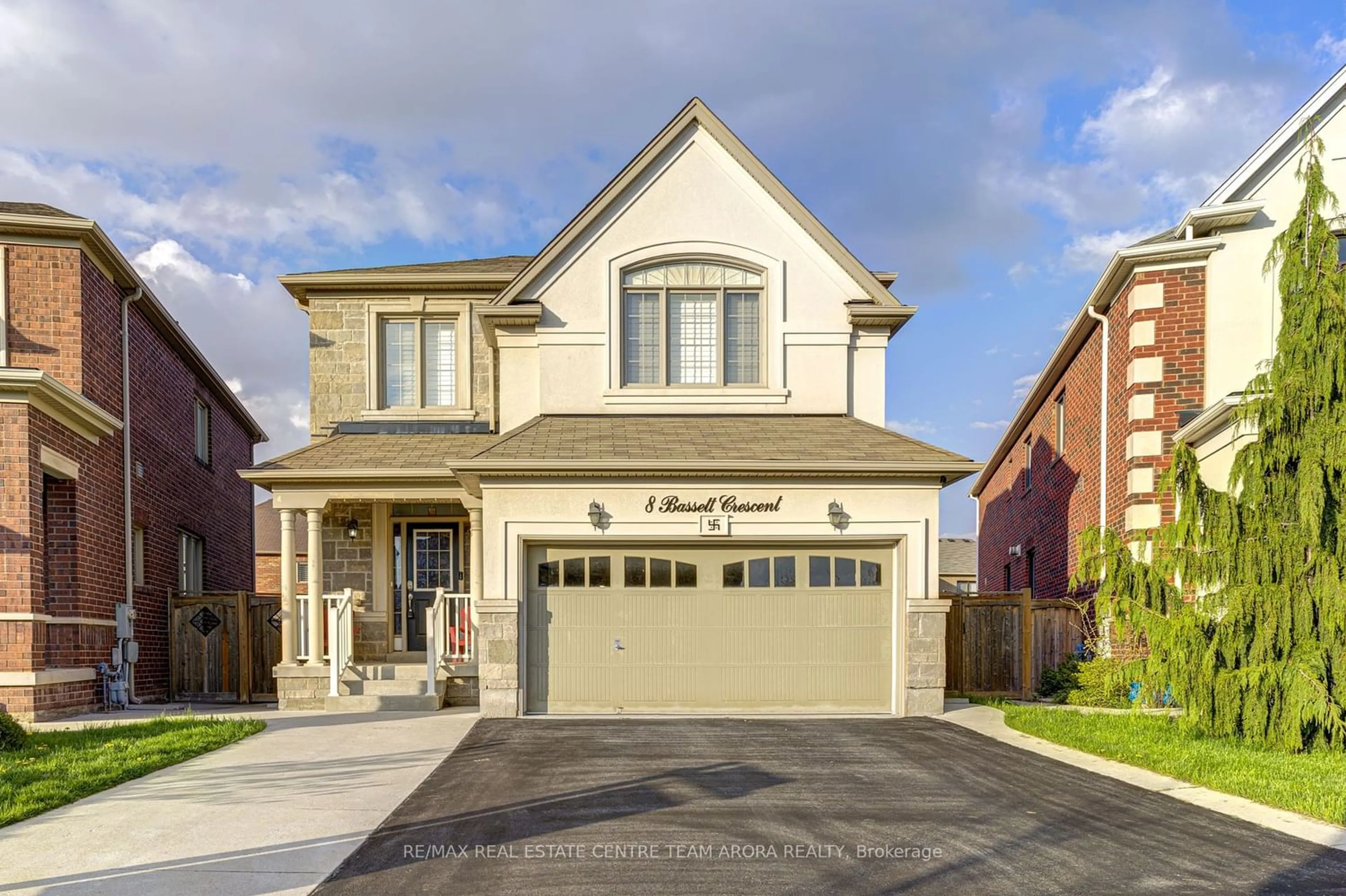 Frontside or backside of a home for 8 Bassett Cres, Brampton Ontario L6X 5G2