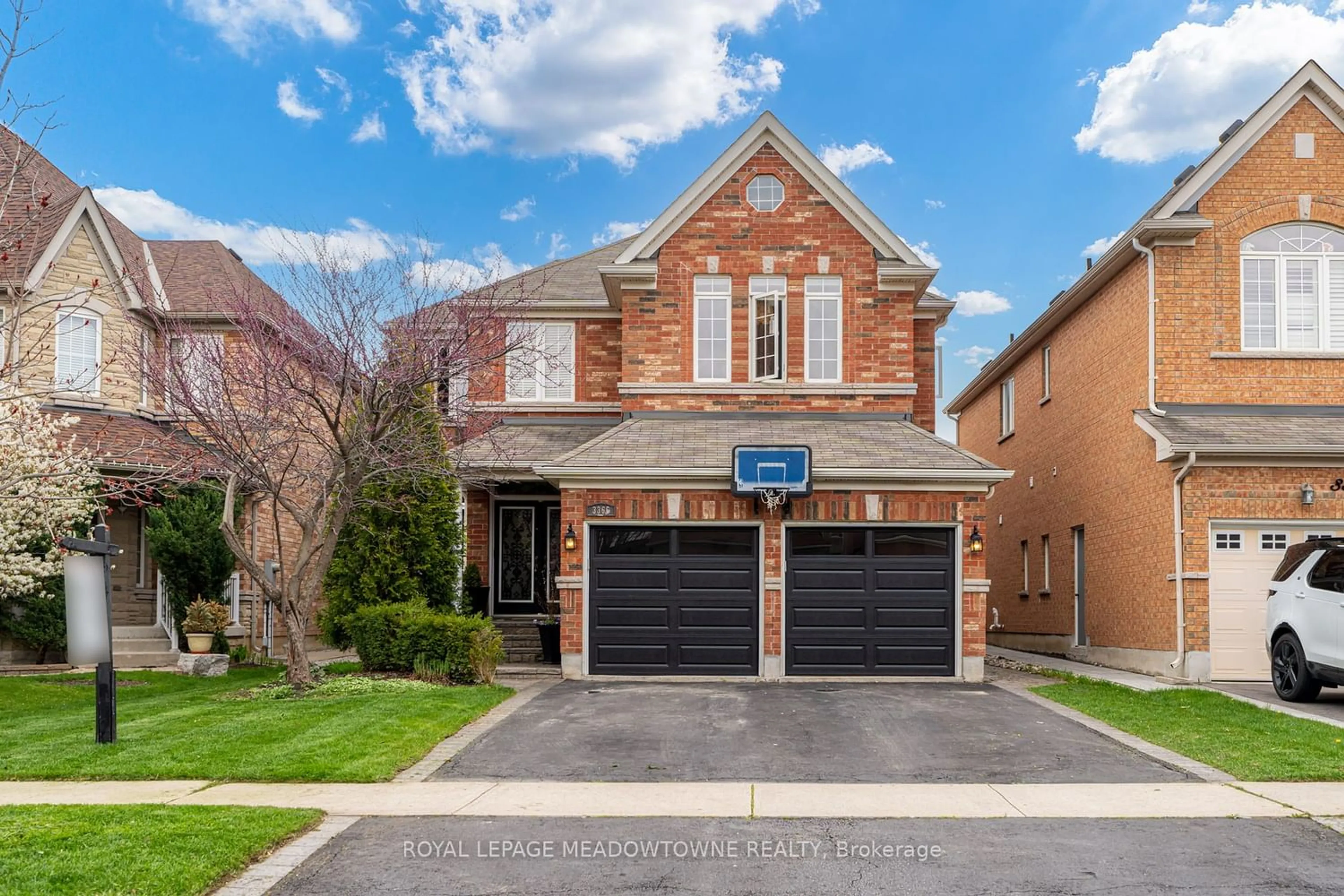 Home with brick exterior material for 3366 Trilogy Tr, Mississauga Ontario L5M 0K3