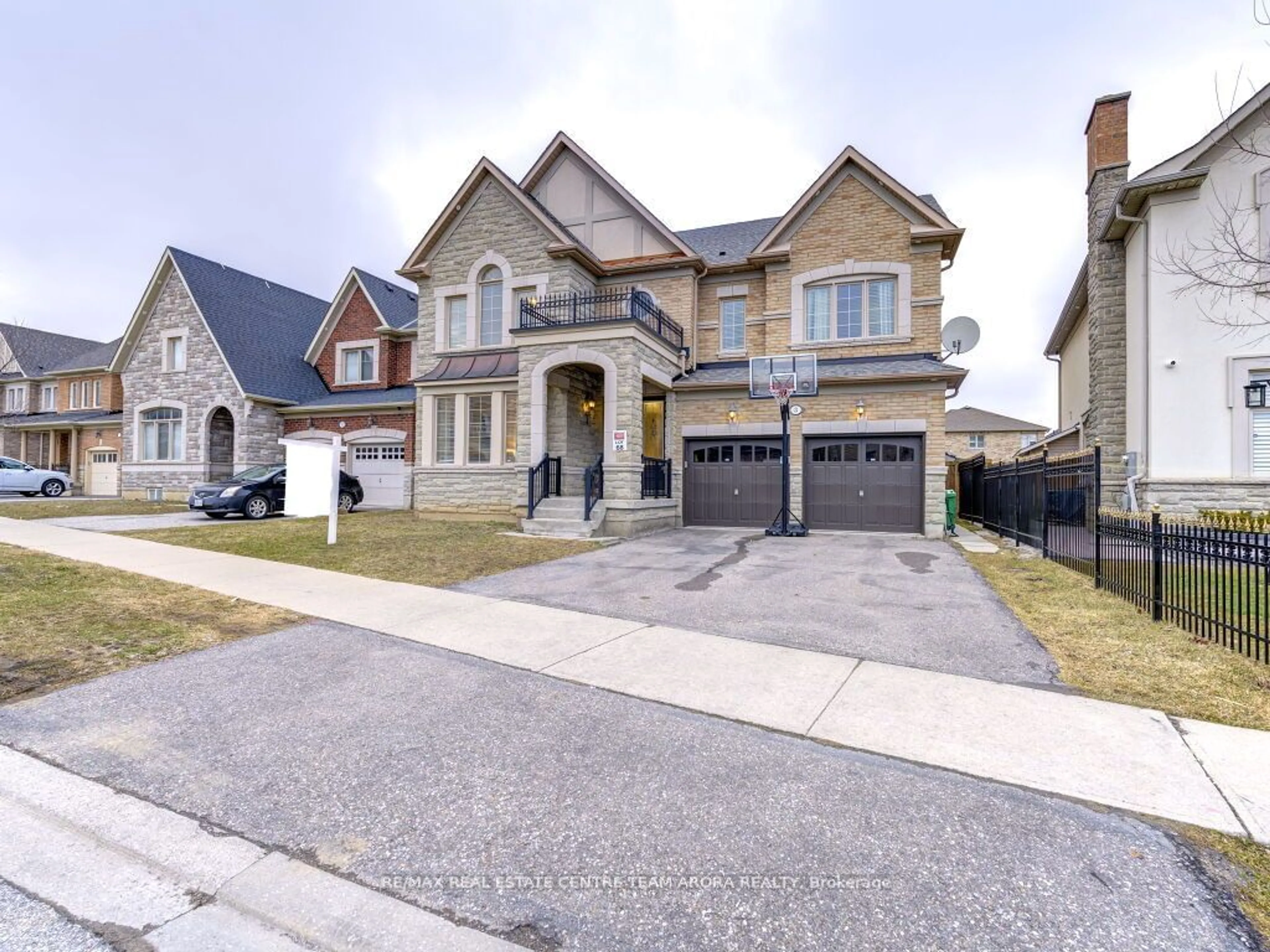 Frontside or backside of a home for 3 Decorso Dr, Brampton Ontario L6P 3T7