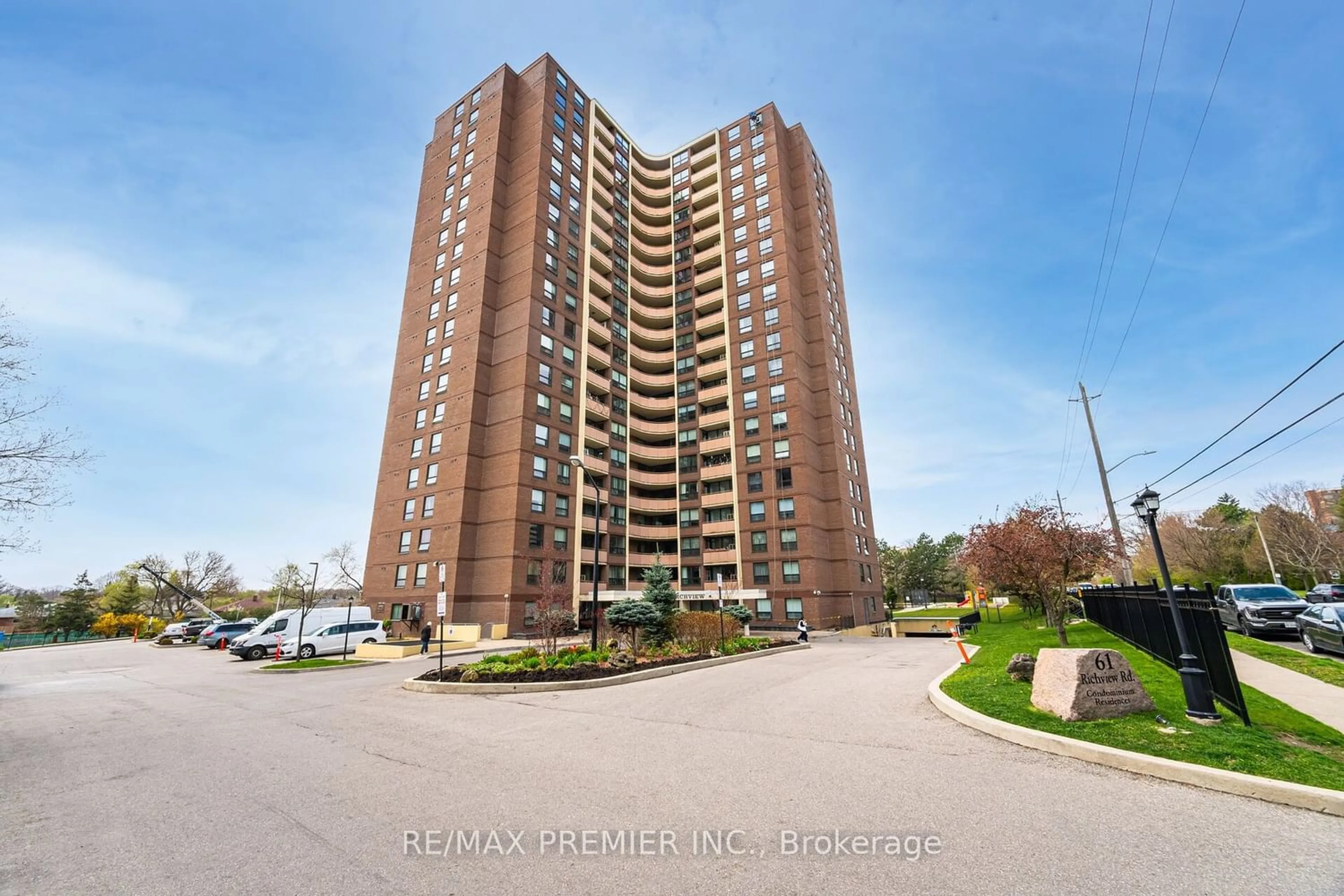 A pic from exterior of the house or condo for 61 Richview Rd #2003, Toronto Ontario M9A 4M8