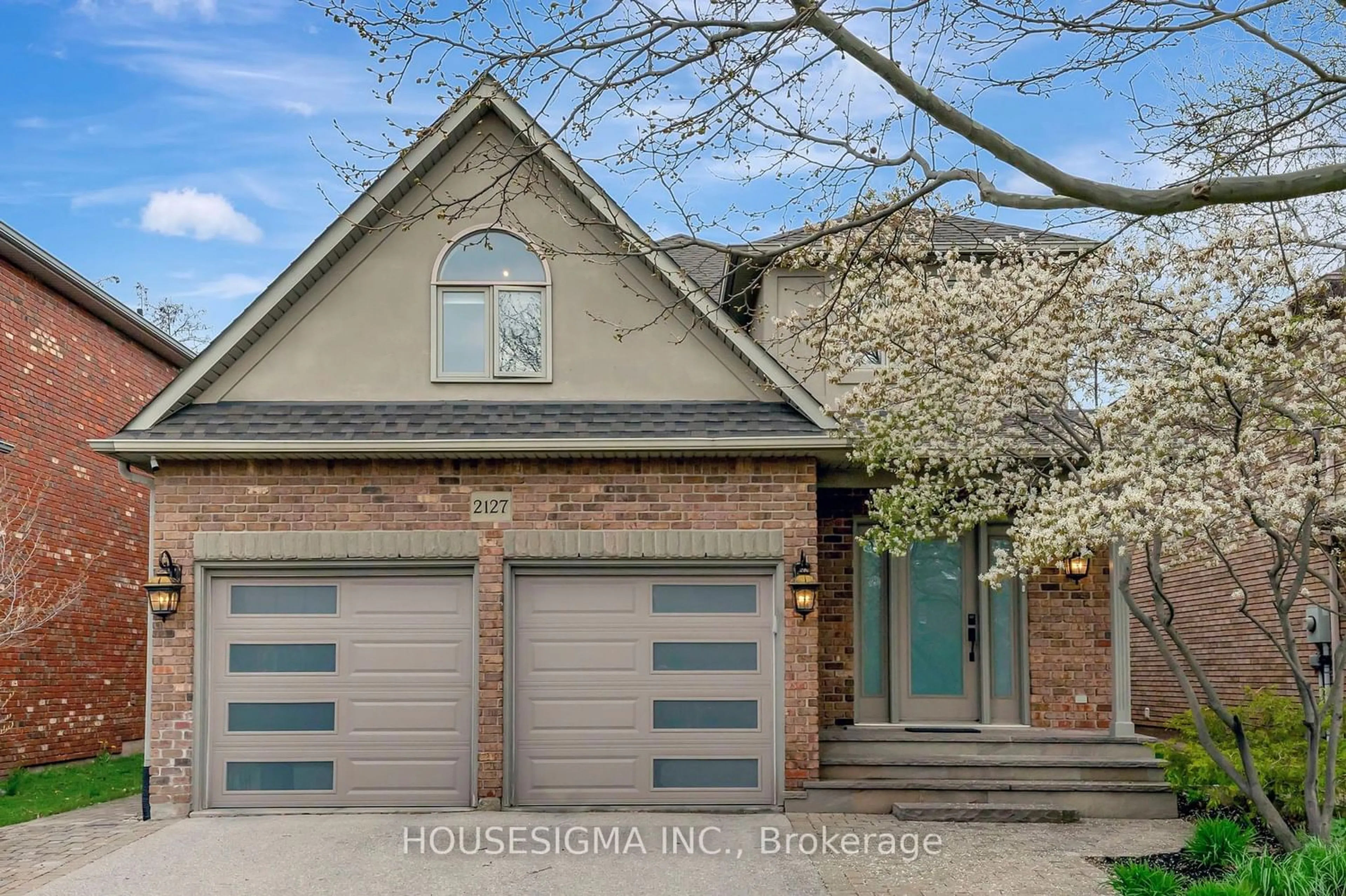 Home with brick exterior material for 2127 Rosemount Cres, Oakville Ontario L6M 3P6