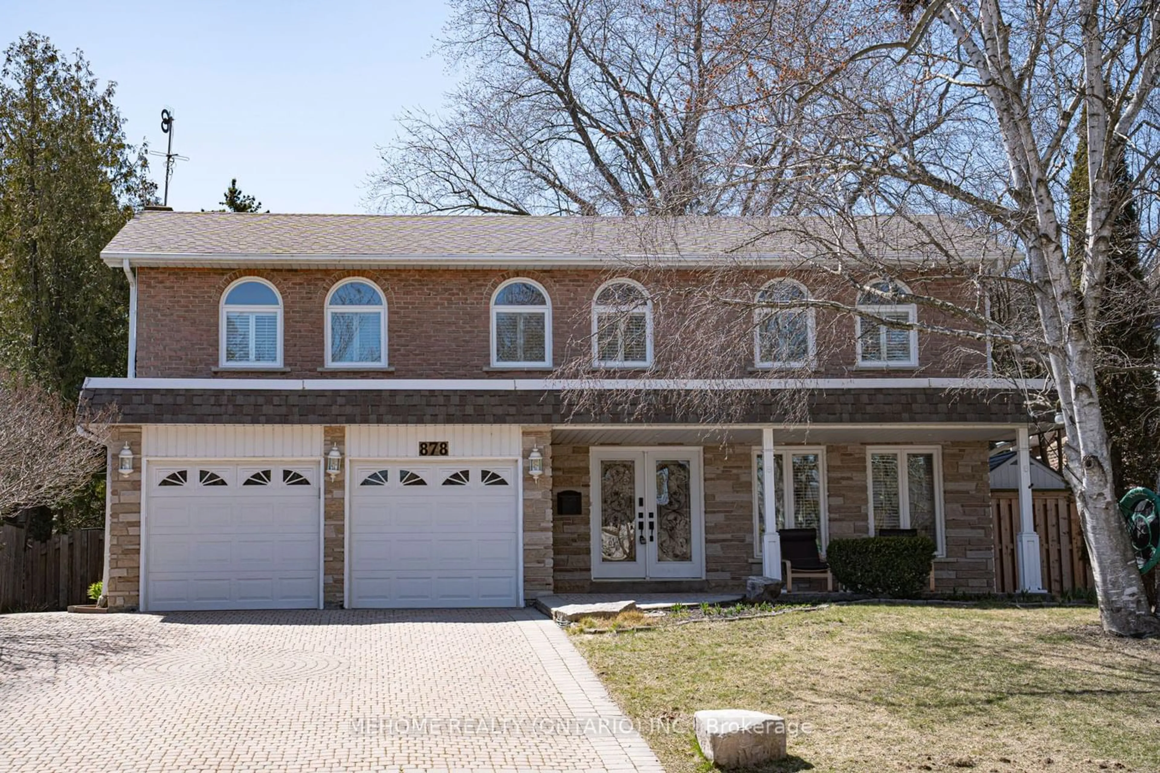 Home with brick exterior material for 878 Silver Birch Tr, Mississauga Ontario L5J 4C1