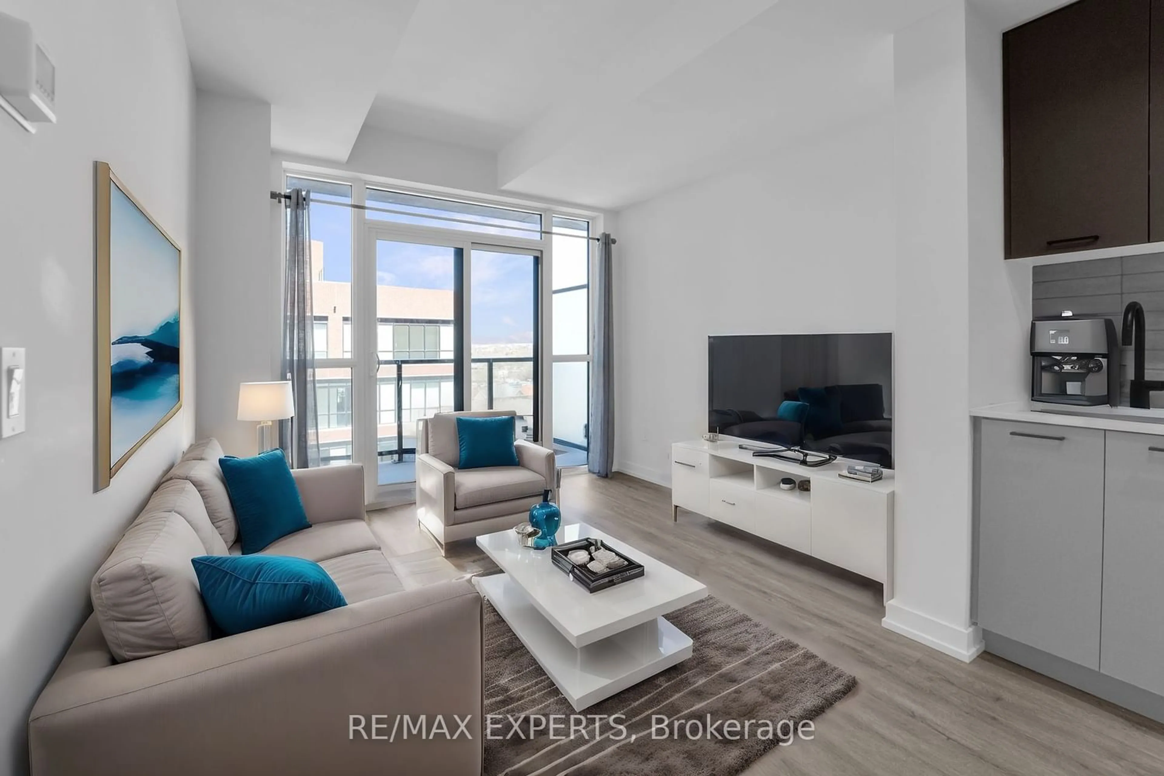 Living room for 2300 St Clair Ave #811, Toronto Ontario M6N 1K8