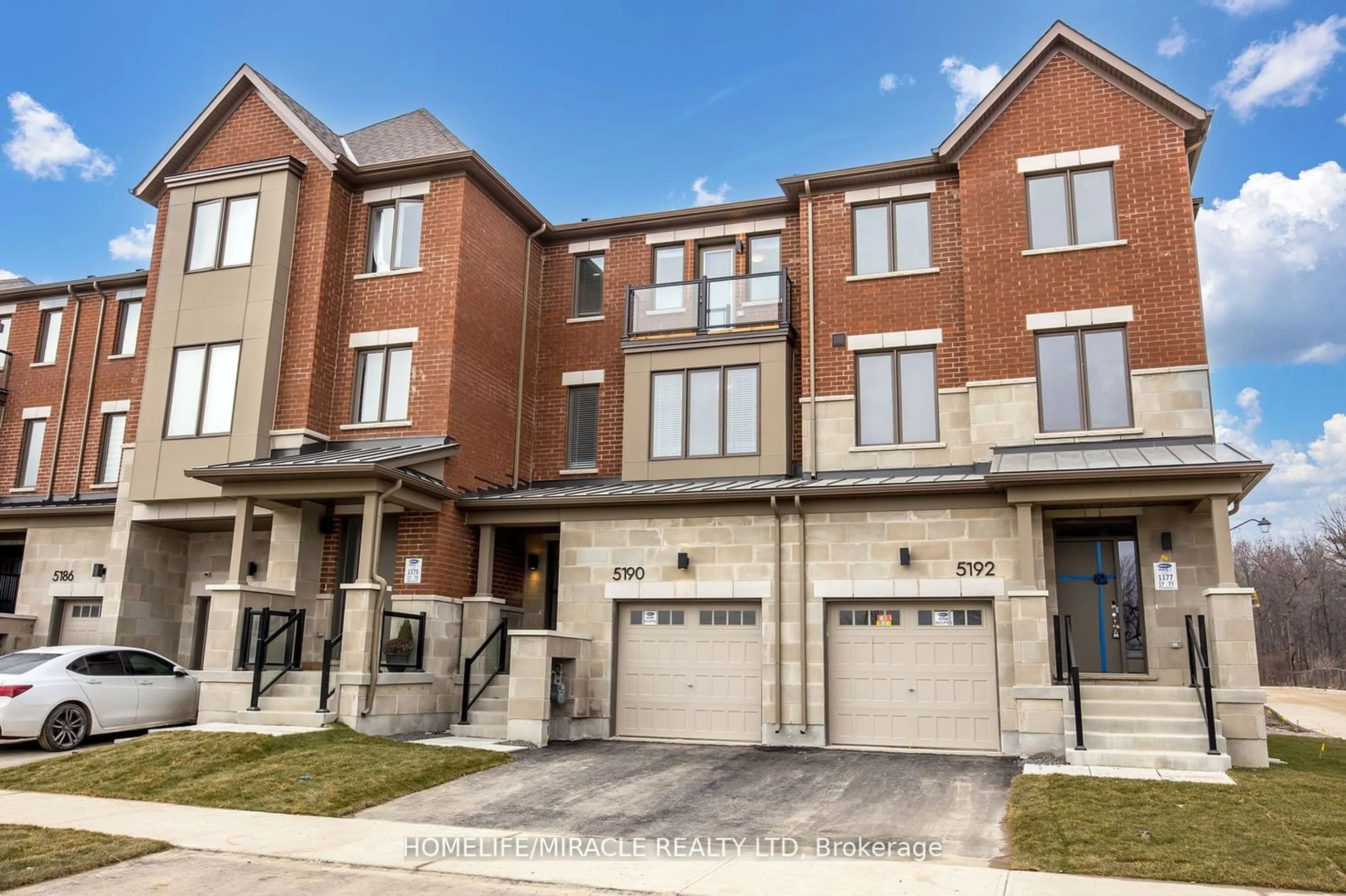 A pic from exterior of the house or condo for 5190 Viola Desmond Dr, Mississauga Ontario L5M 2S7