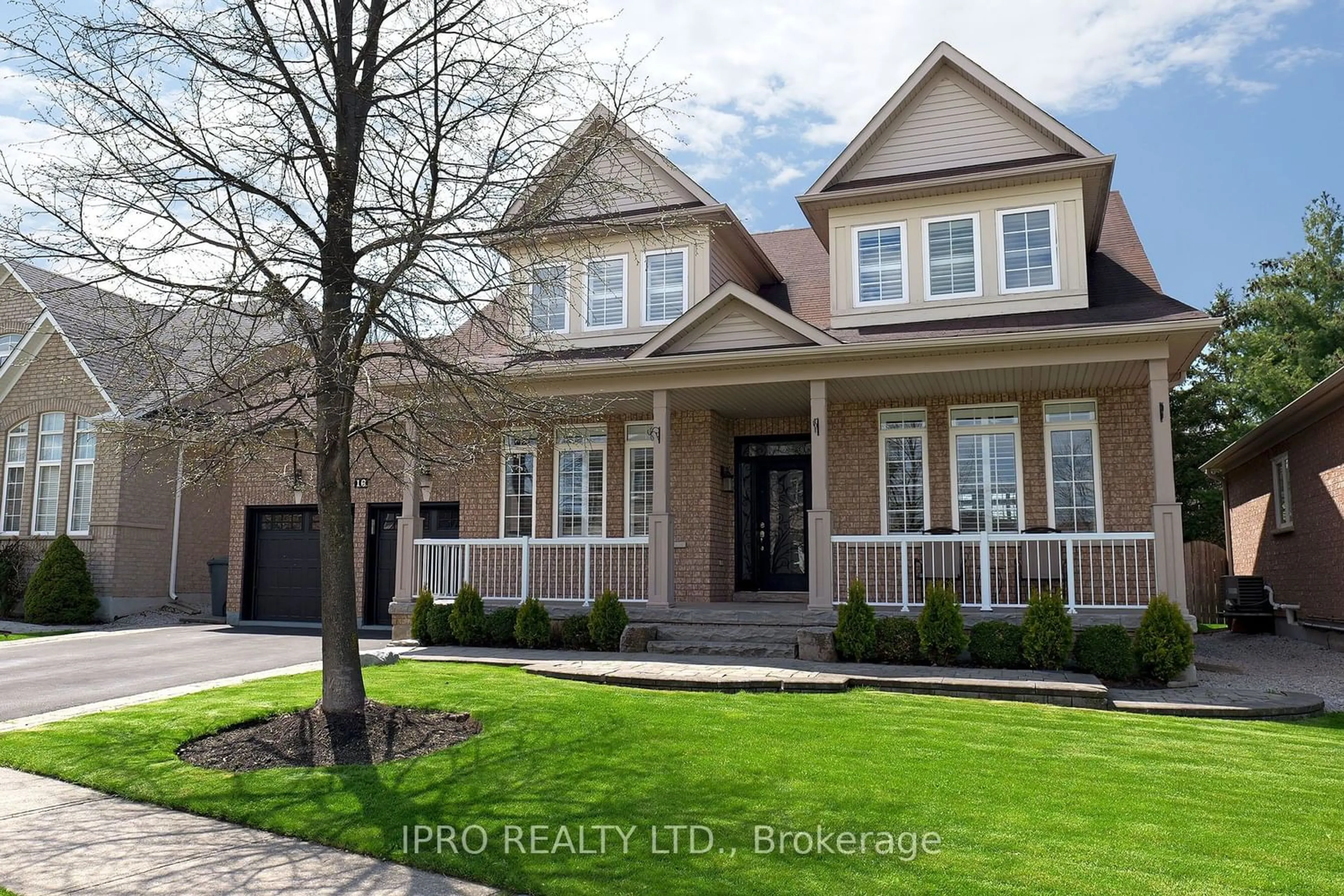 Home with brick exterior material for 16 Shuter Lane, Brampton Ontario L6Y 5P1