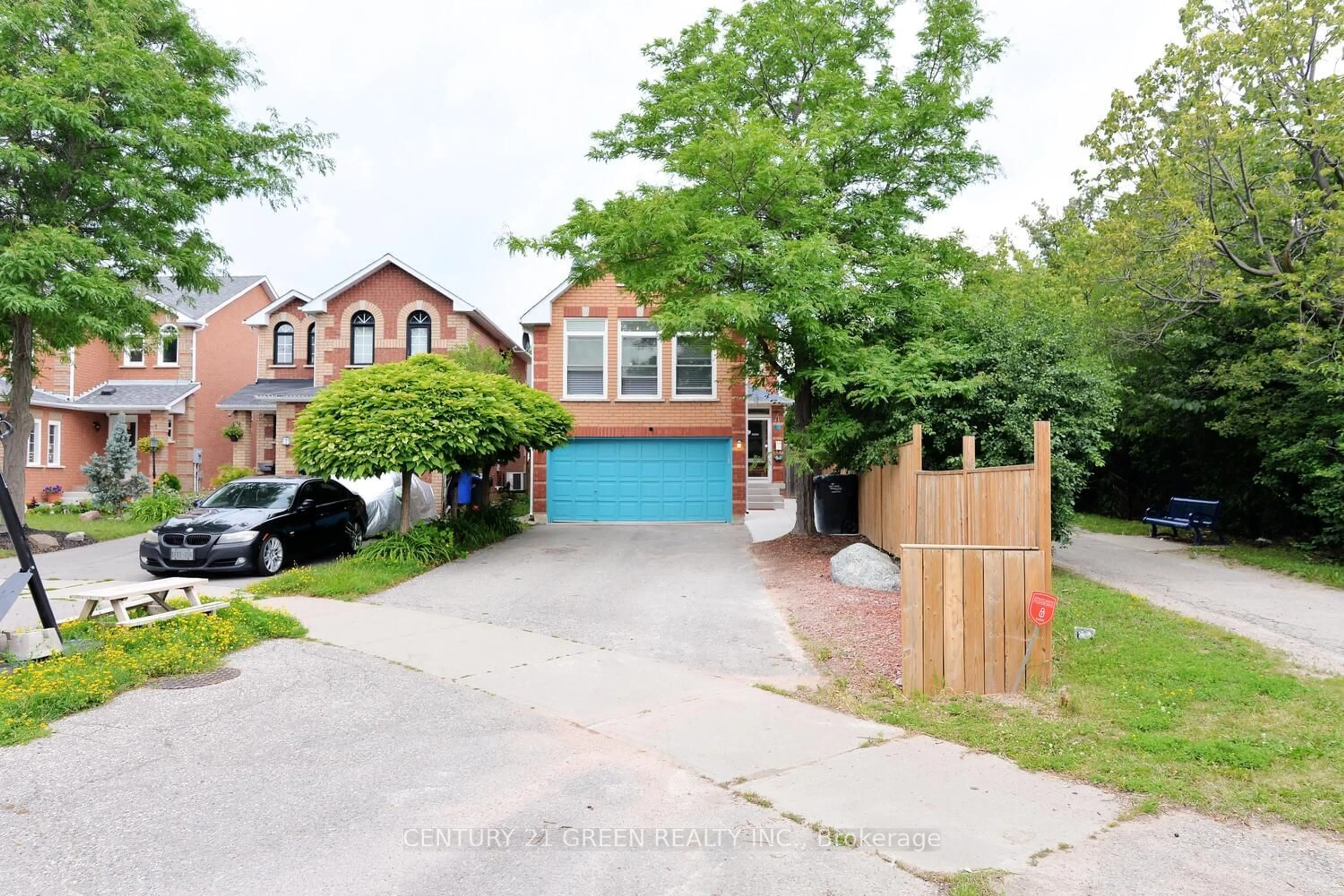 Frontside or backside of a home for 45 Sunley Cres, Brampton Ontario L6Y 5B8