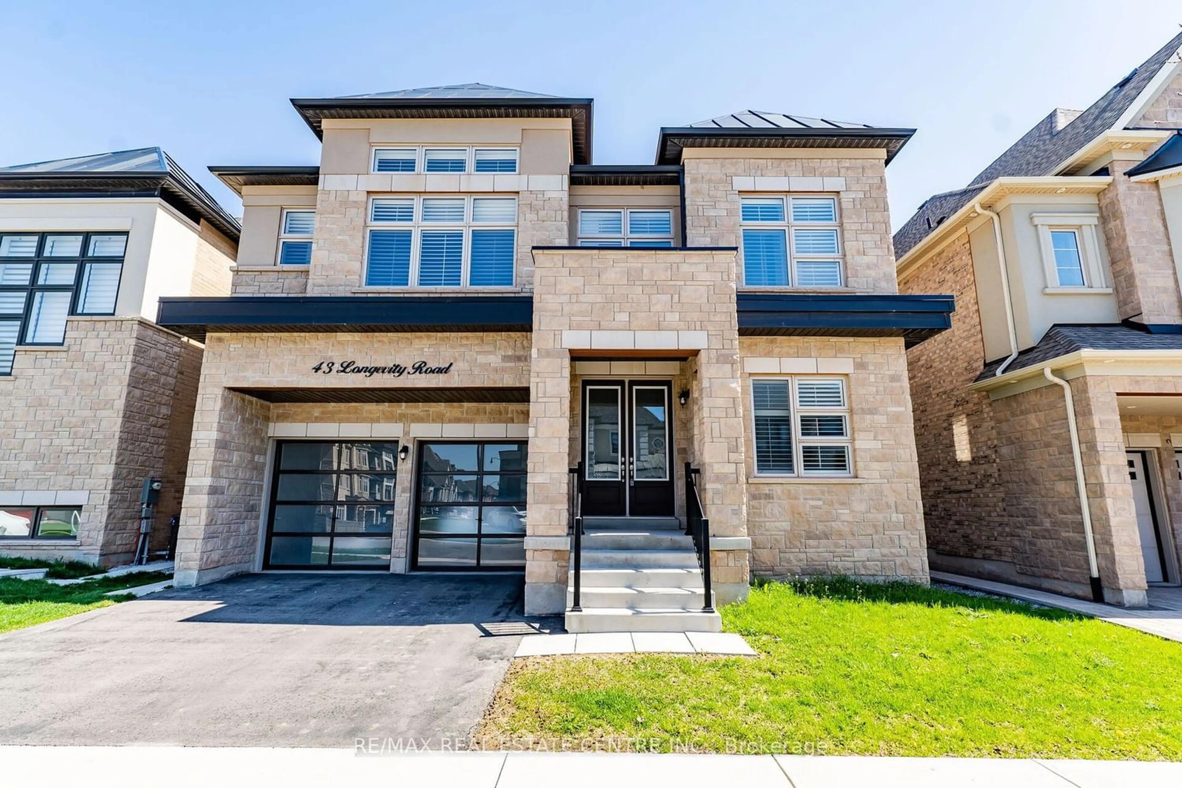 Home with brick exterior material for 43 Longevity Rd, Brampton Ontario L6X 5P3
