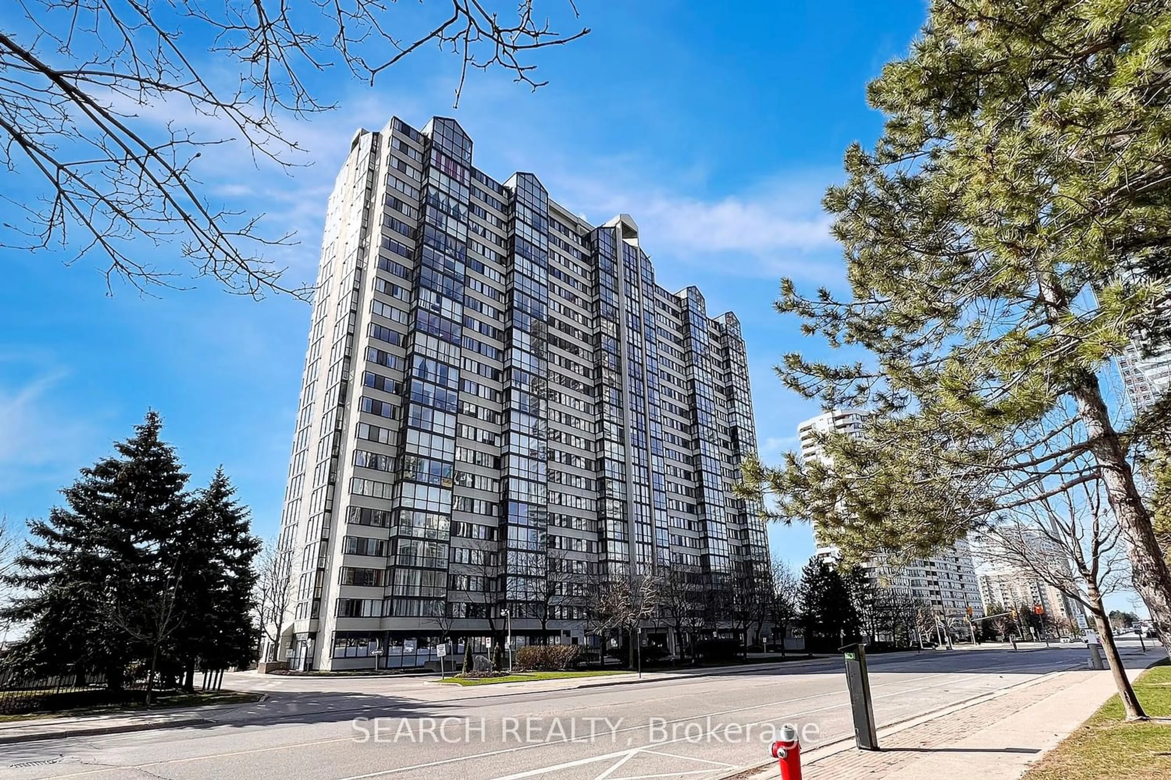 A pic from exterior of the house or condo for 350 Webb Dr #1812, Mississauga Ontario L5B 3W4