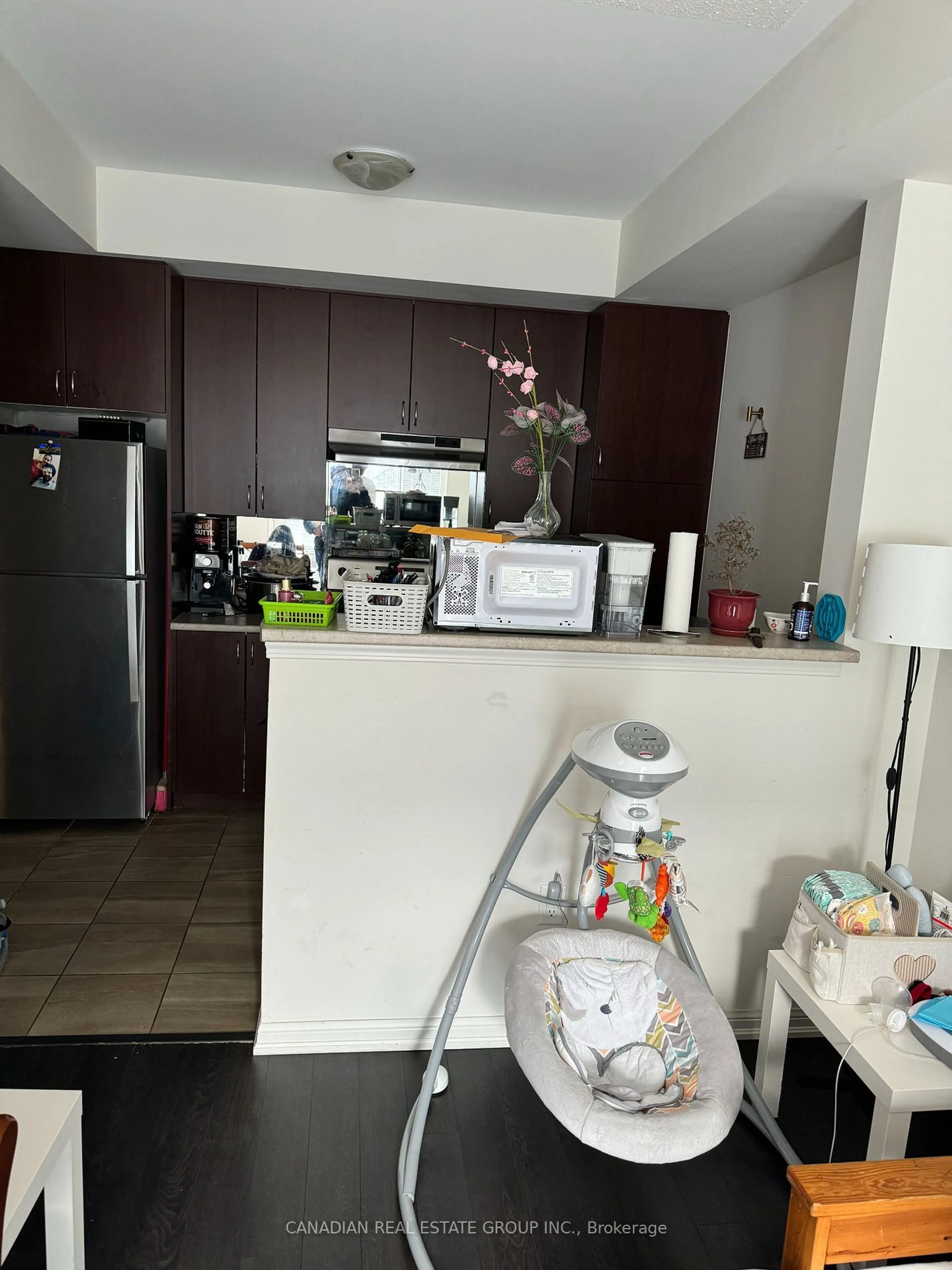 Kitchen for 250 Sunny Meadow Blvd #322, Brampton Ontario L6R 3Y6