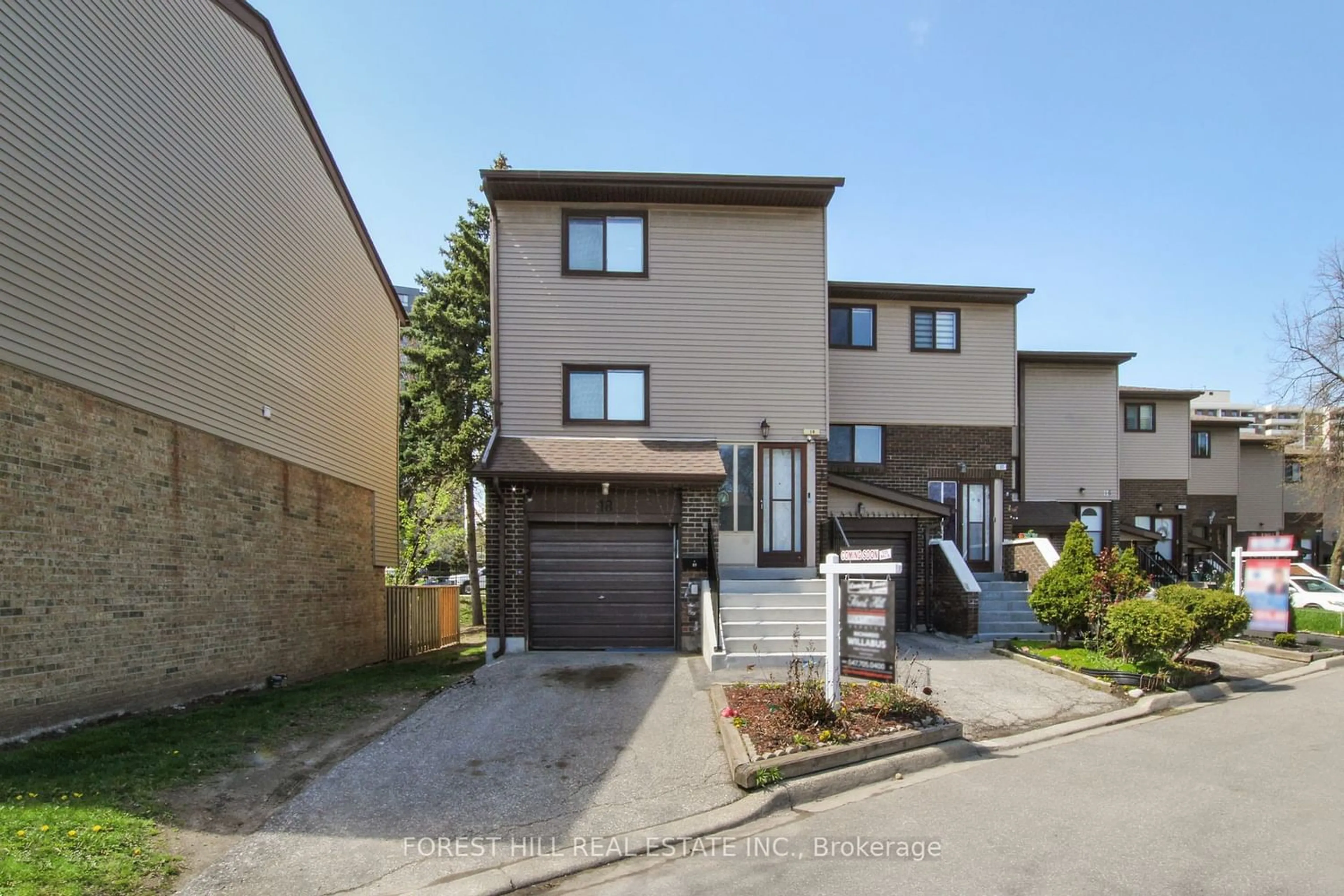 A pic from exterior of the house or condo for 18 Carleton Pl, Brampton Ontario L6T 3Z4