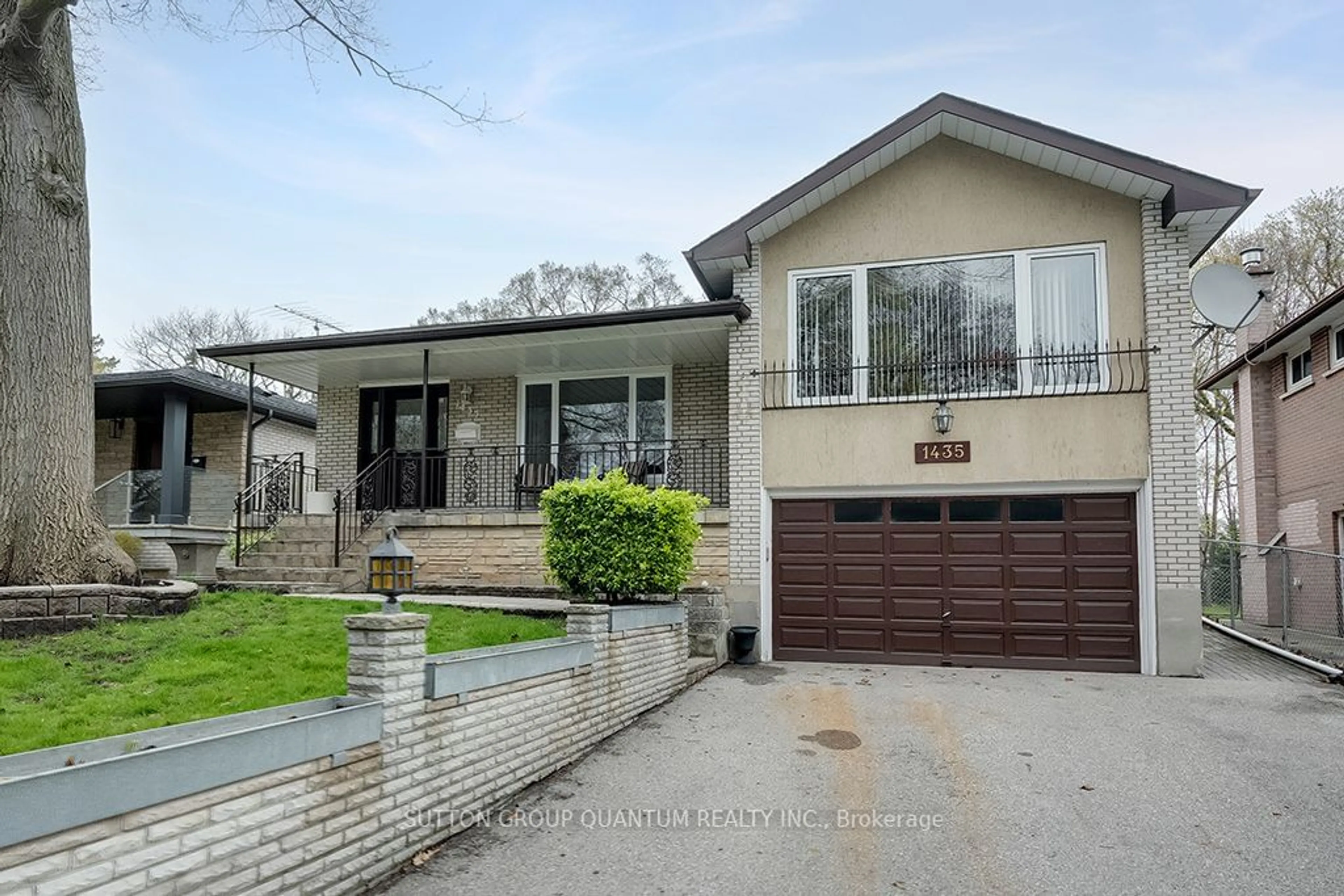 Frontside or backside of a home for 1435 Garnet Ave, Mississauga Ontario L5G 4C5