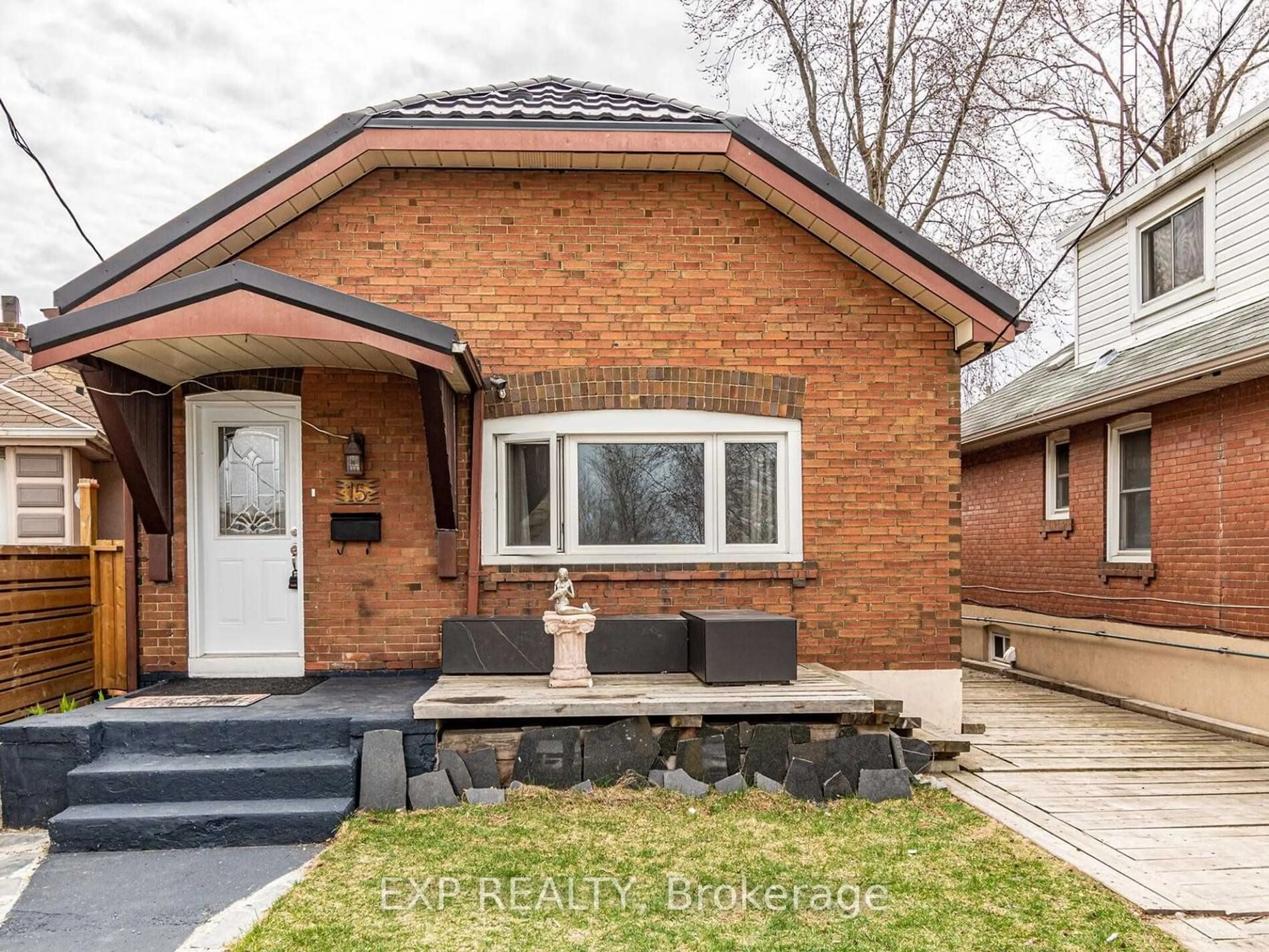 Home with brick exterior material for 15 Victoria Ave, Toronto Ontario M9N 1E3