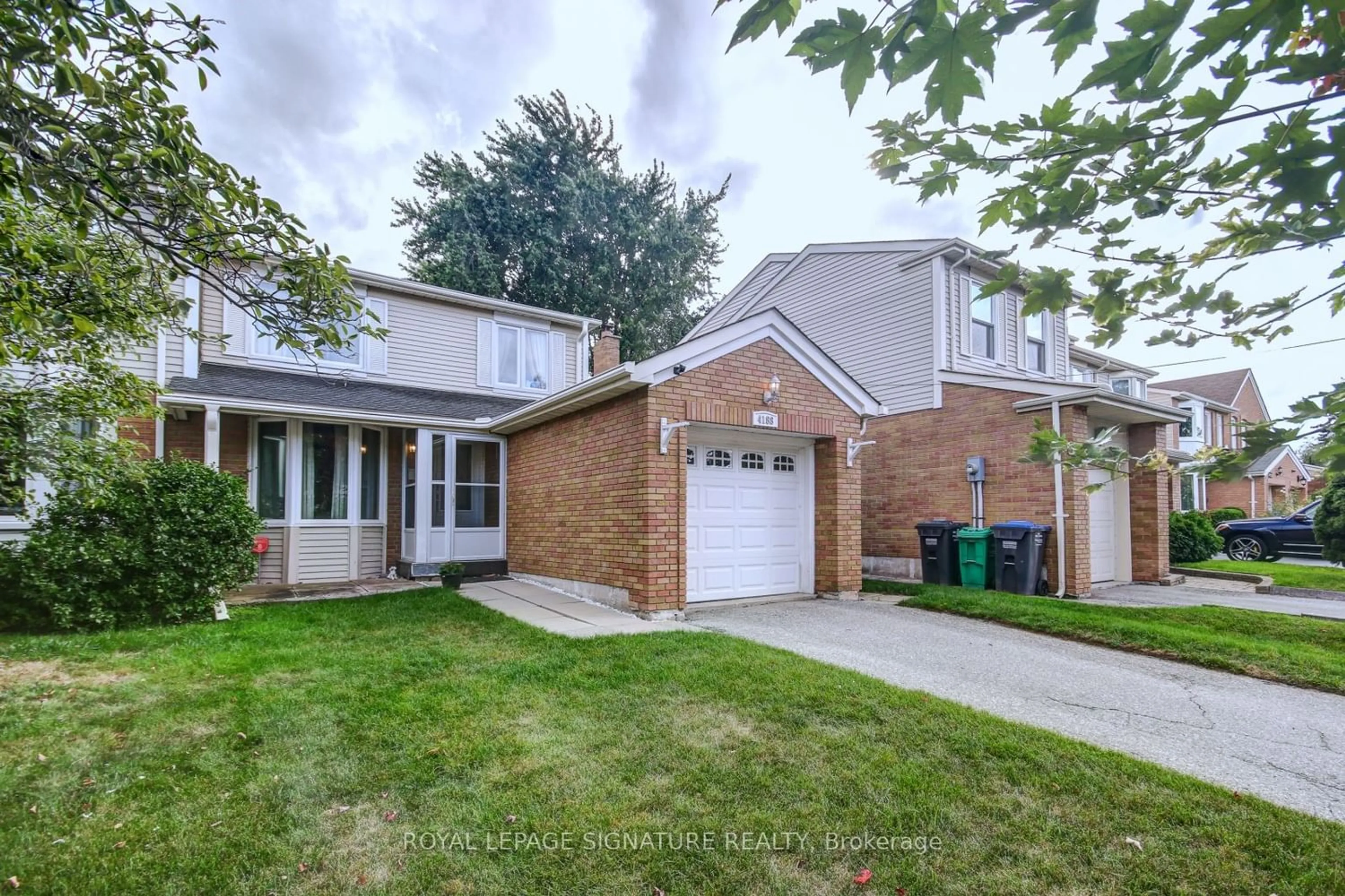 Home with brick exterior material for 4188 Martlen Cres, Mississauga Ontario L5L 2H3