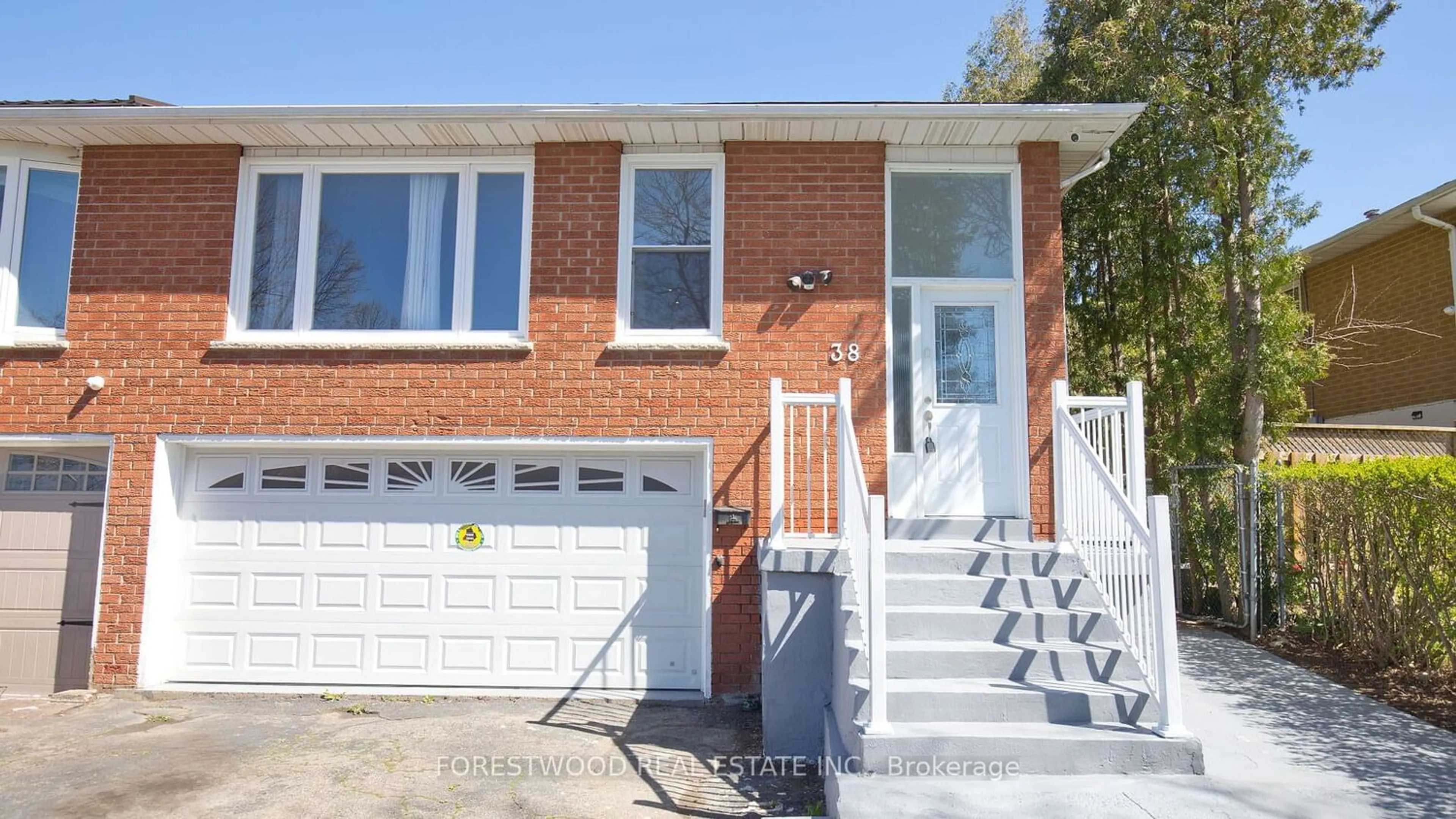 Home with brick exterior material for 38 Medici Pl, Brampton Ontario L6S 3C6