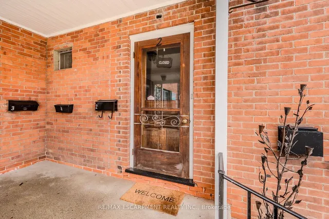 Additional property image - 492 Locust St