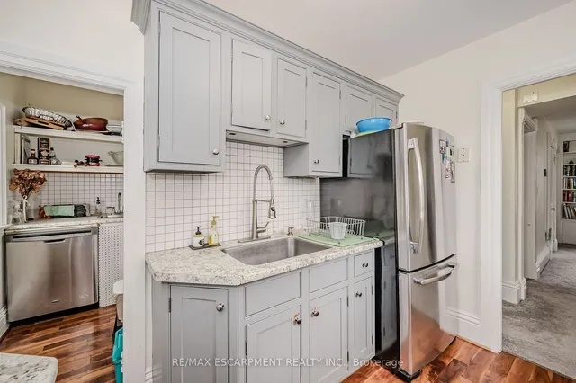Additional property image - 492 Locust St