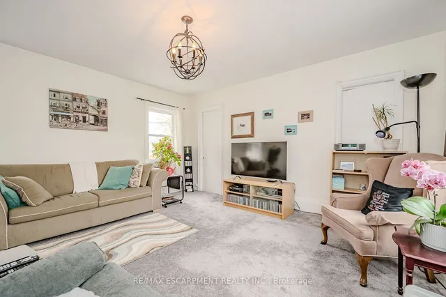 Additional property image - 492 Locust St