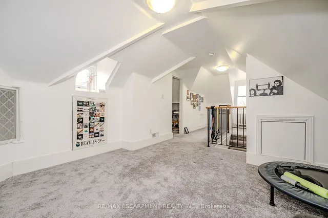 Additional property image - 492 Locust St