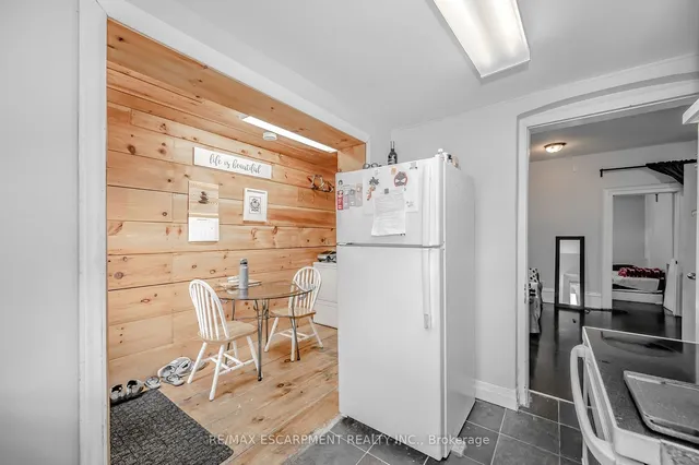Additional property image - 492 Locust St