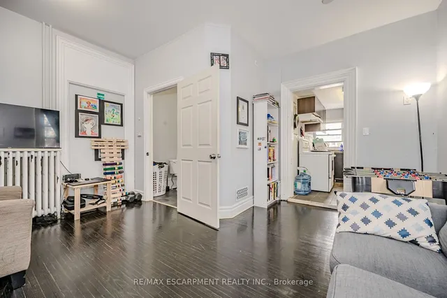 Additional property image - 492 Locust St