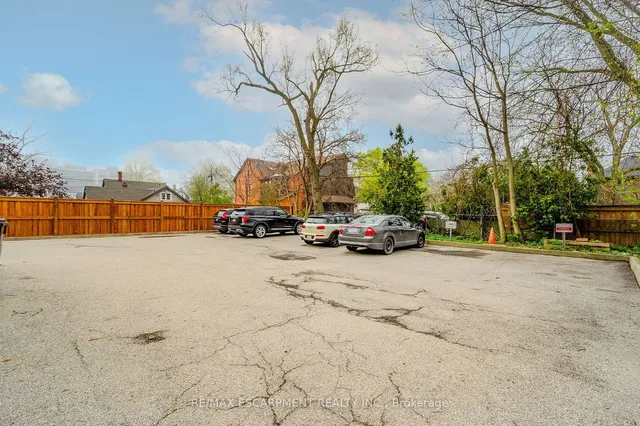 Additional property image - 492 Locust St