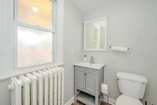 Additional property image - 492 Locust St