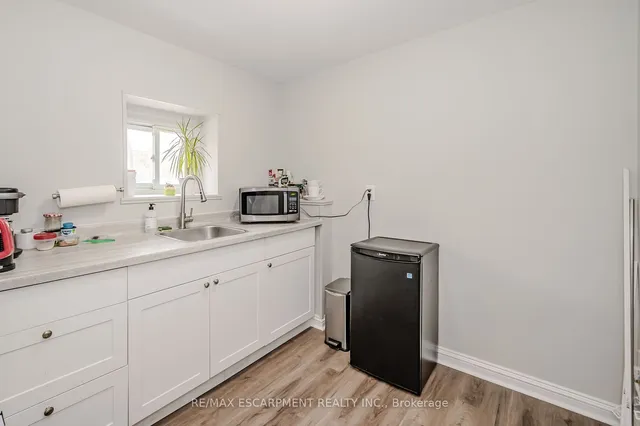 Additional property image - 492 Locust St