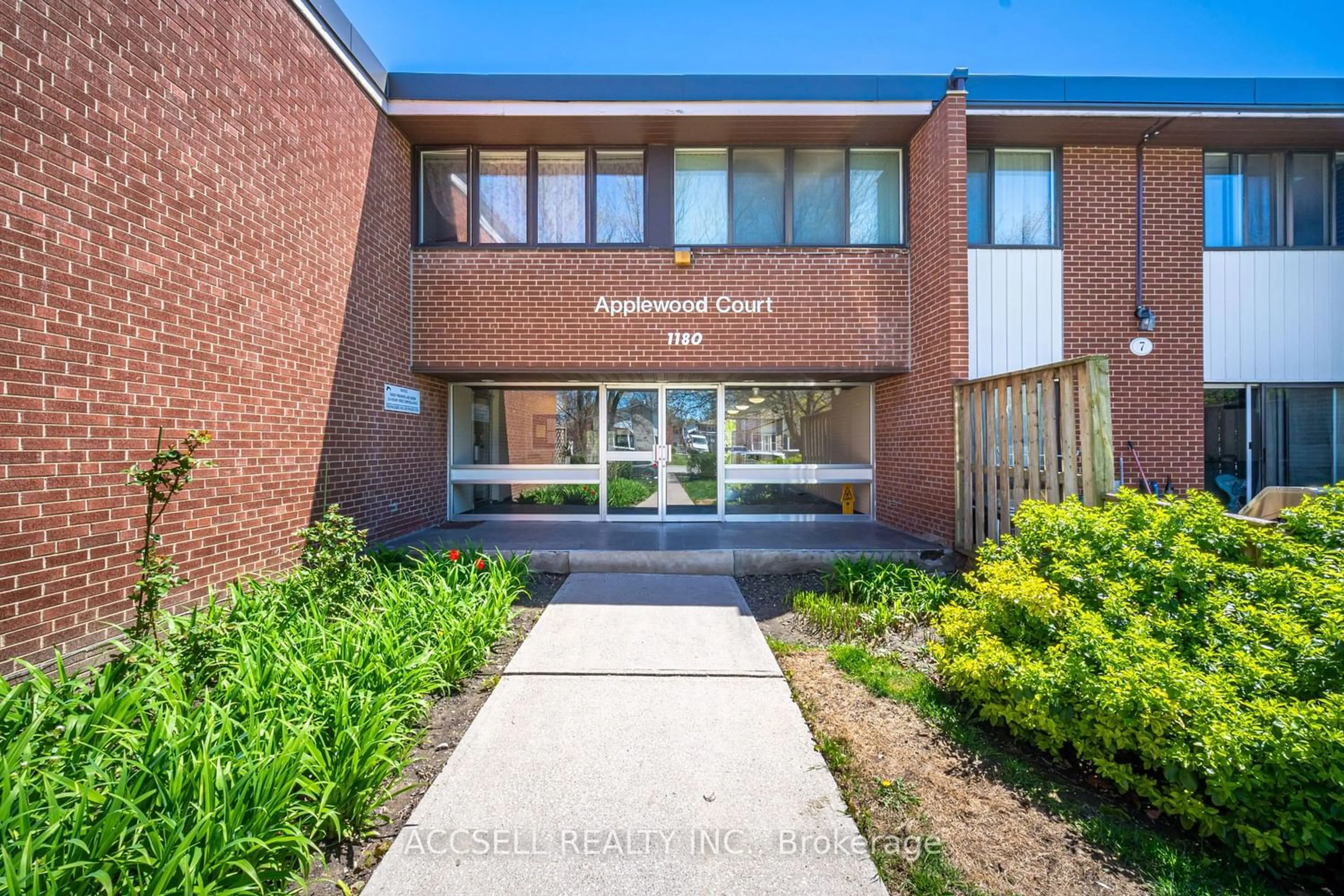 Outside view for 1180 Gripsholm Rd #11, Mississauga Ontario L4Y 2G9