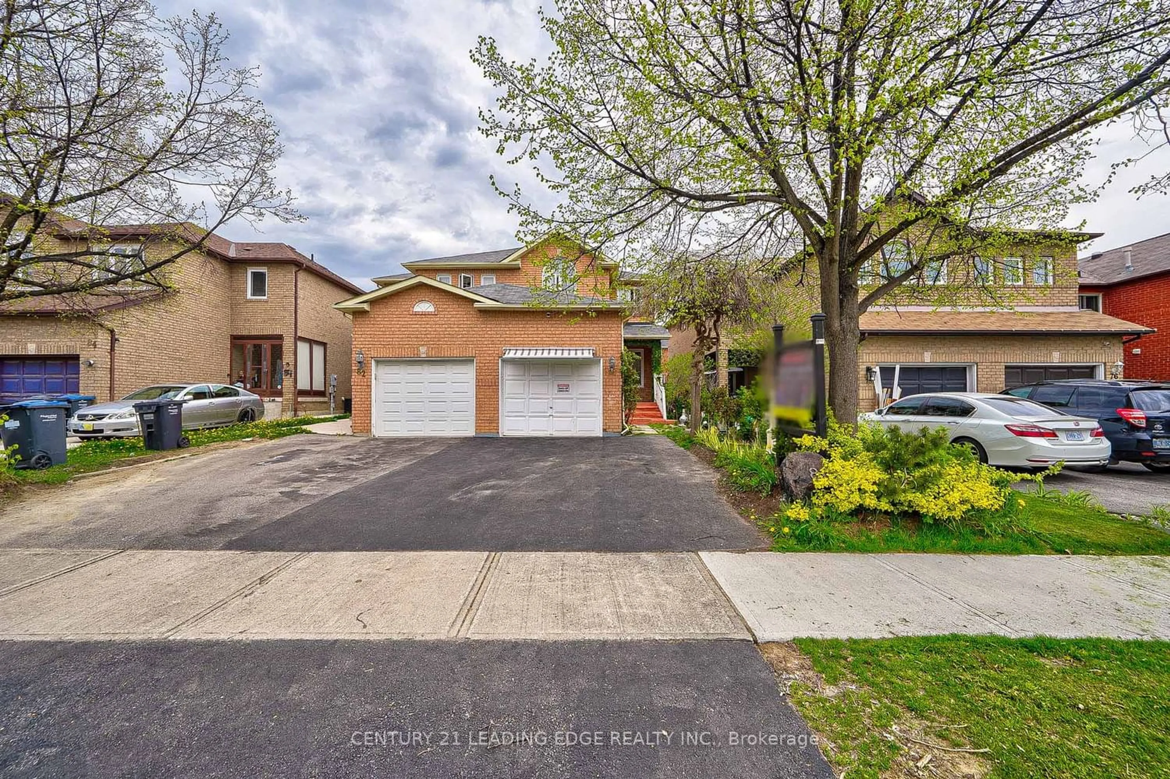 Frontside or backside of a home for 80 Millstone Dr, Brampton Ontario L6Y 4P9
