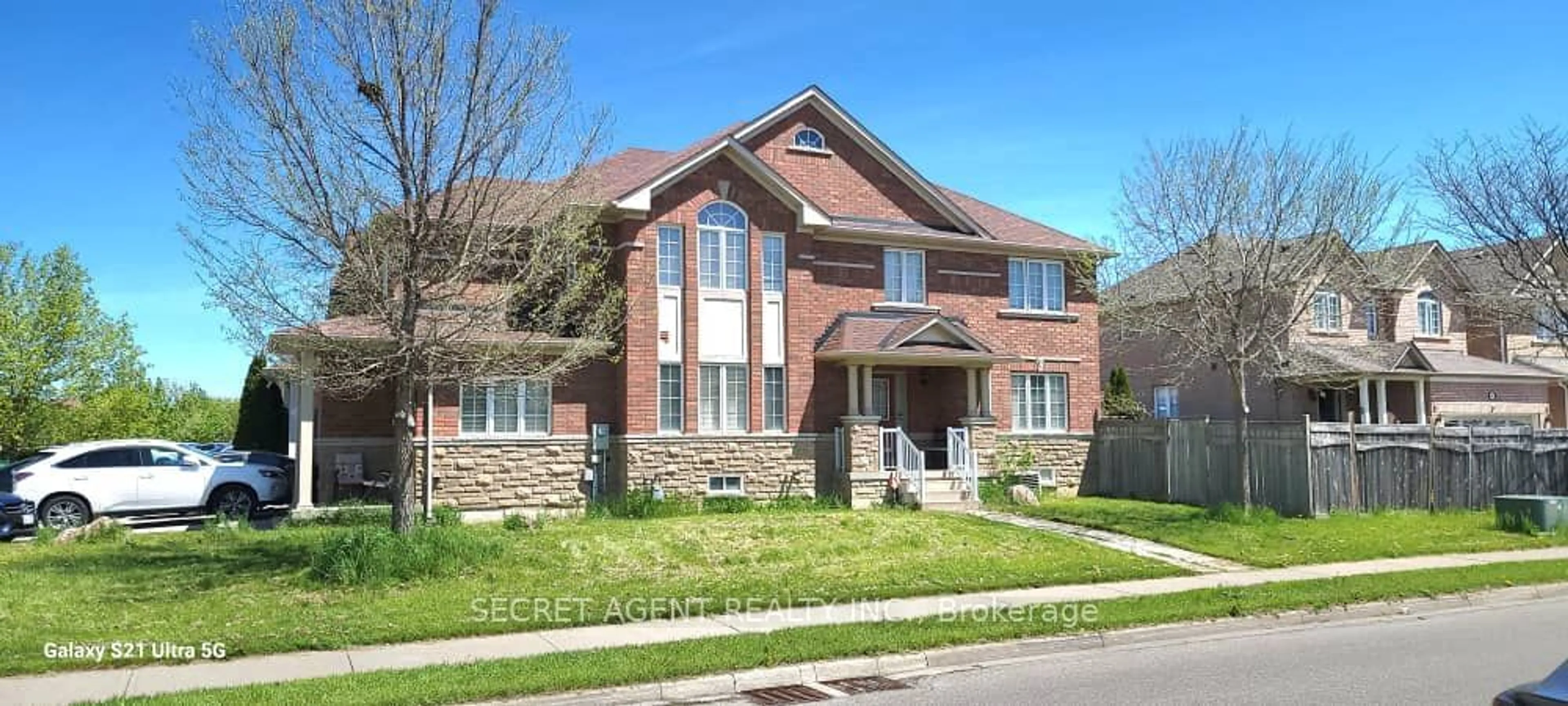 Home with brick exterior material for 138 Zia Dodda Cres, Brampton Ontario L6P 1T4