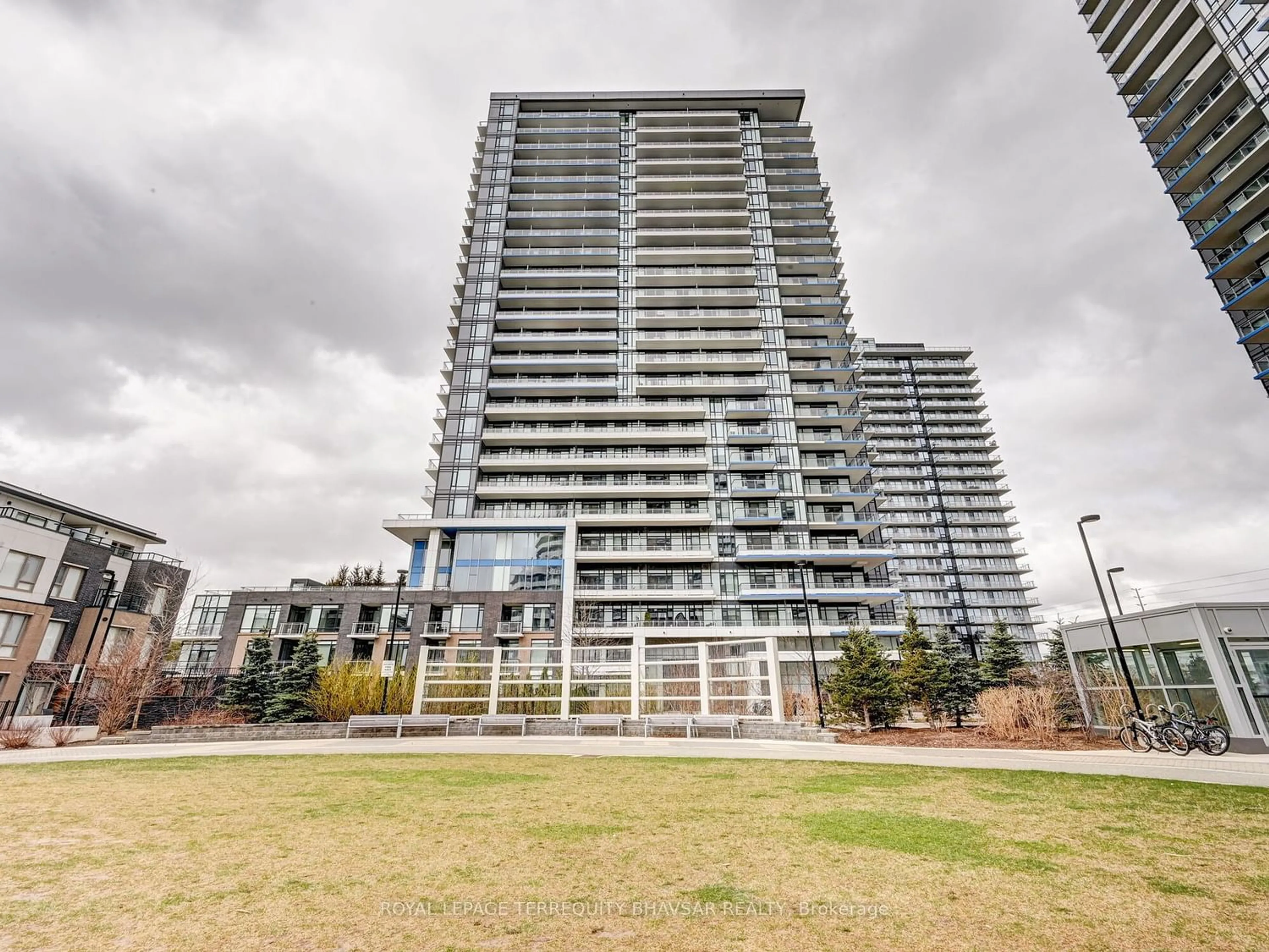 A pic from exterior of the house or condo for 2560 Eglinton Ave #607, Mississauga Ontario L5M 0Y3