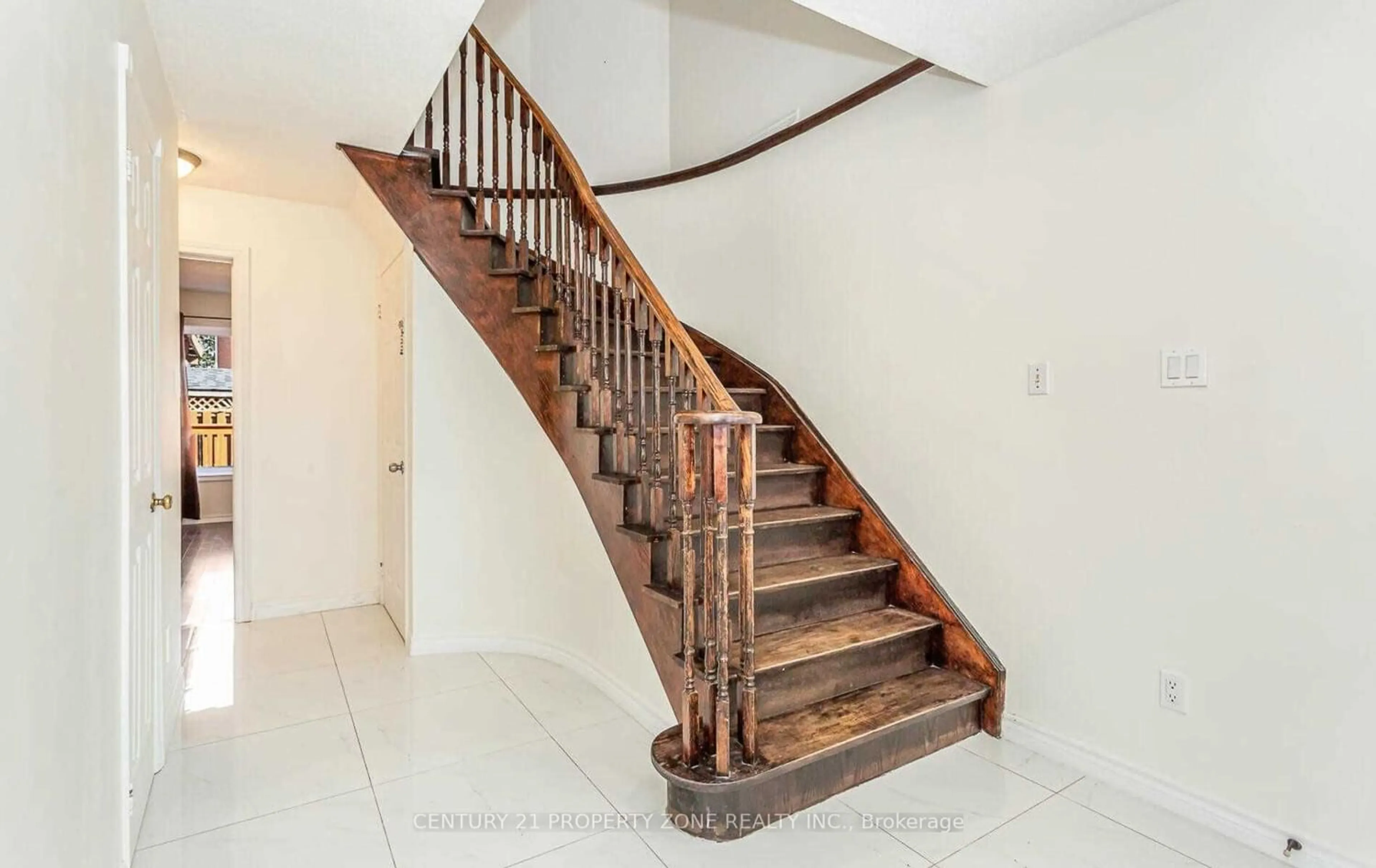 Stairs for 66 Redpoll Crt, Brampton Ontario L6Y 4A7