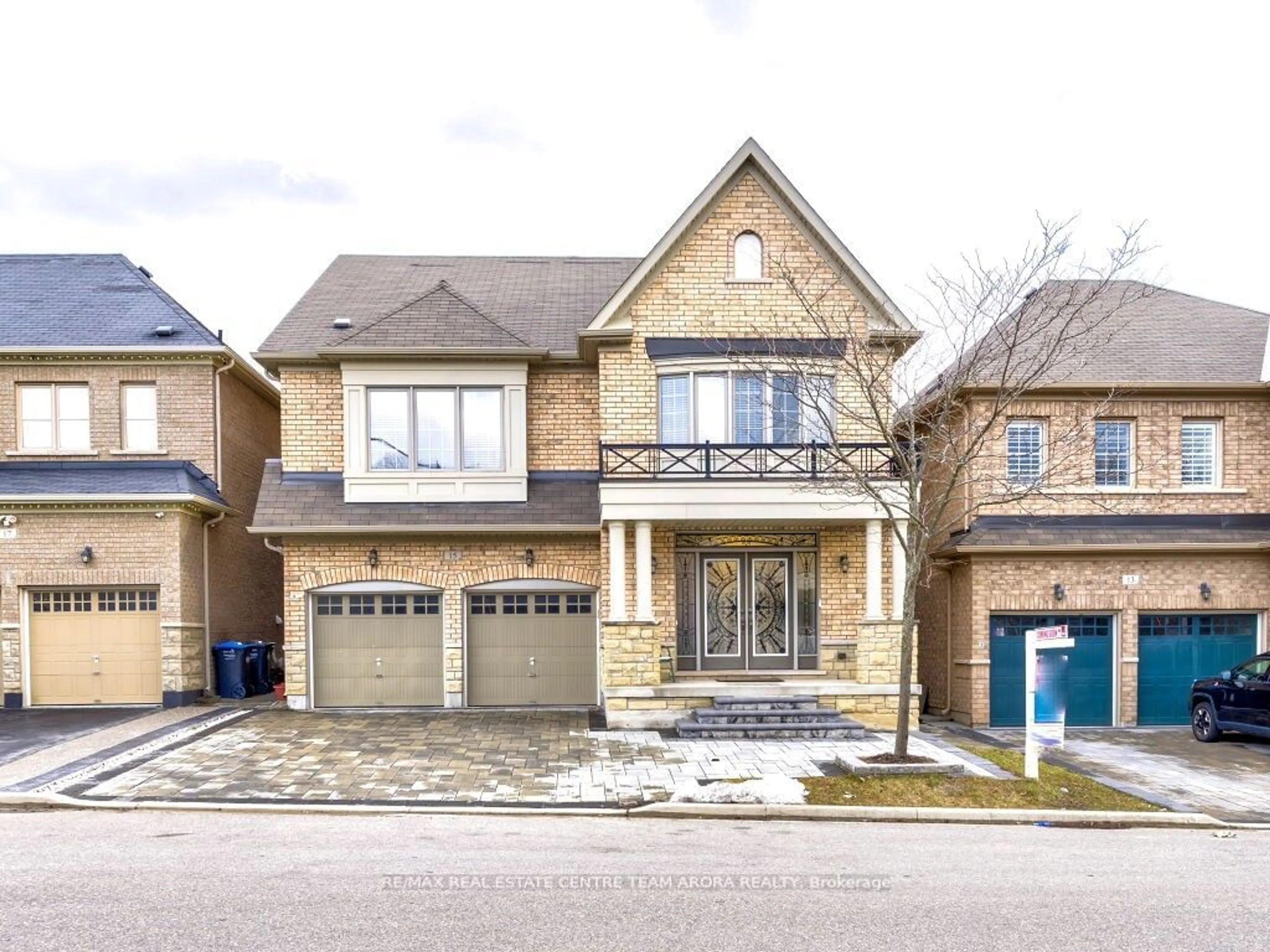 Home with brick exterior material for 15 Cranwood Circ, Brampton Ontario L6Y 0Y4