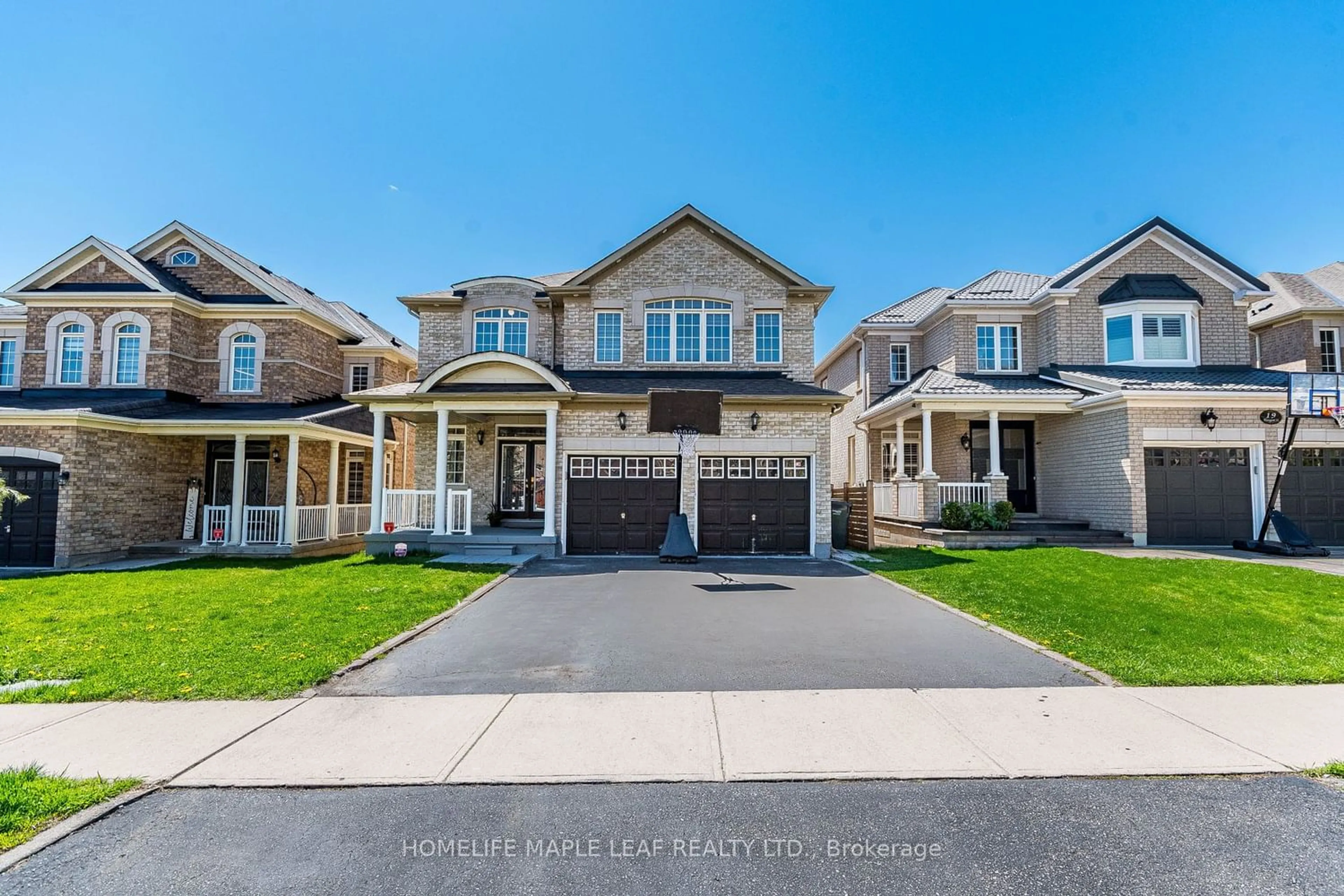 Frontside or backside of a home for 17 Matagami St, Brampton Ontario L6Y 0M9