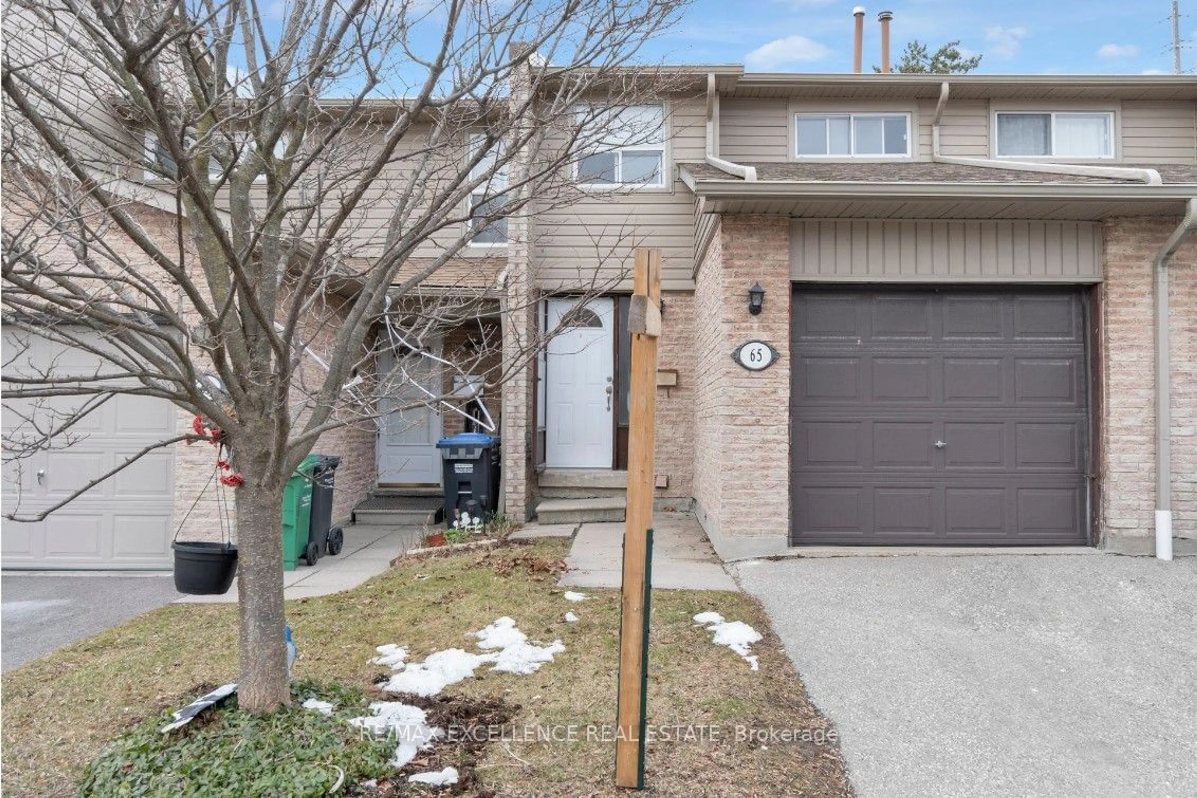 A pic from exterior of the house or condo for 2035 Asta Dr #65, Mississauga Ontario L5A 3Y2
