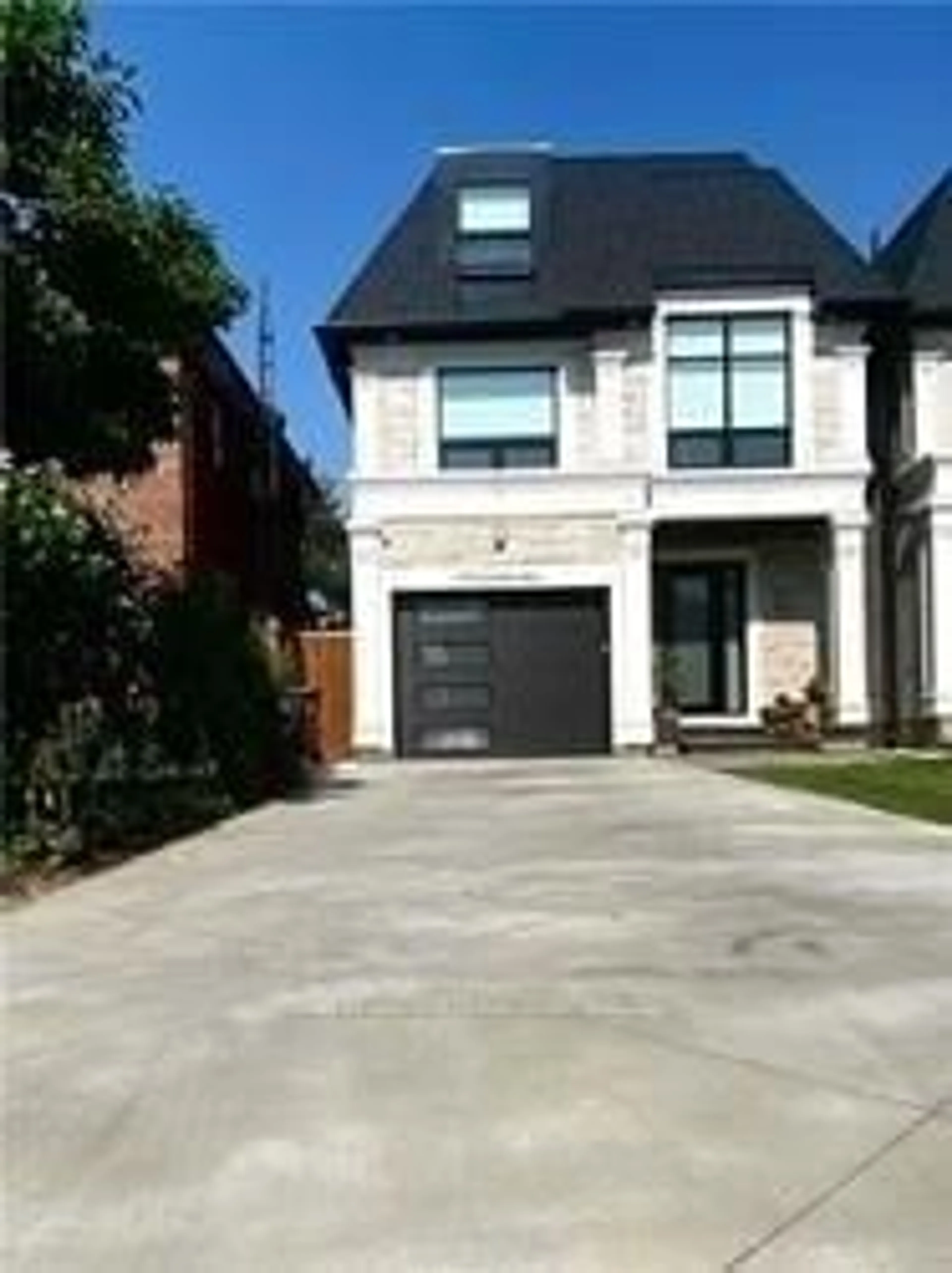 Frontside or backside of a home for 725 Gardner Ave, Mississauga Ontario L5E 1B1