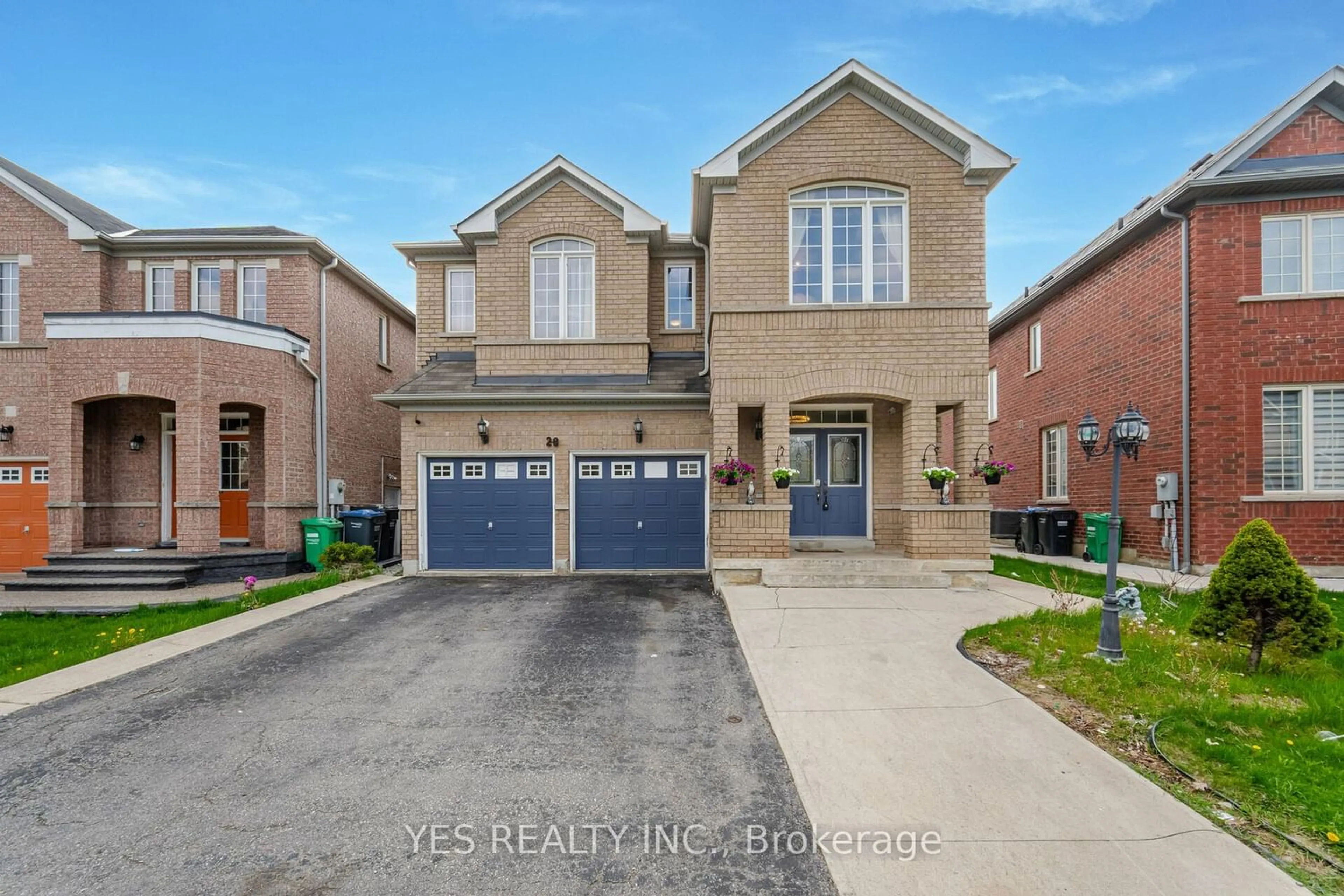 Home with brick exterior material for 28 Totten Dr, Brampton Ontario L6R 0P5