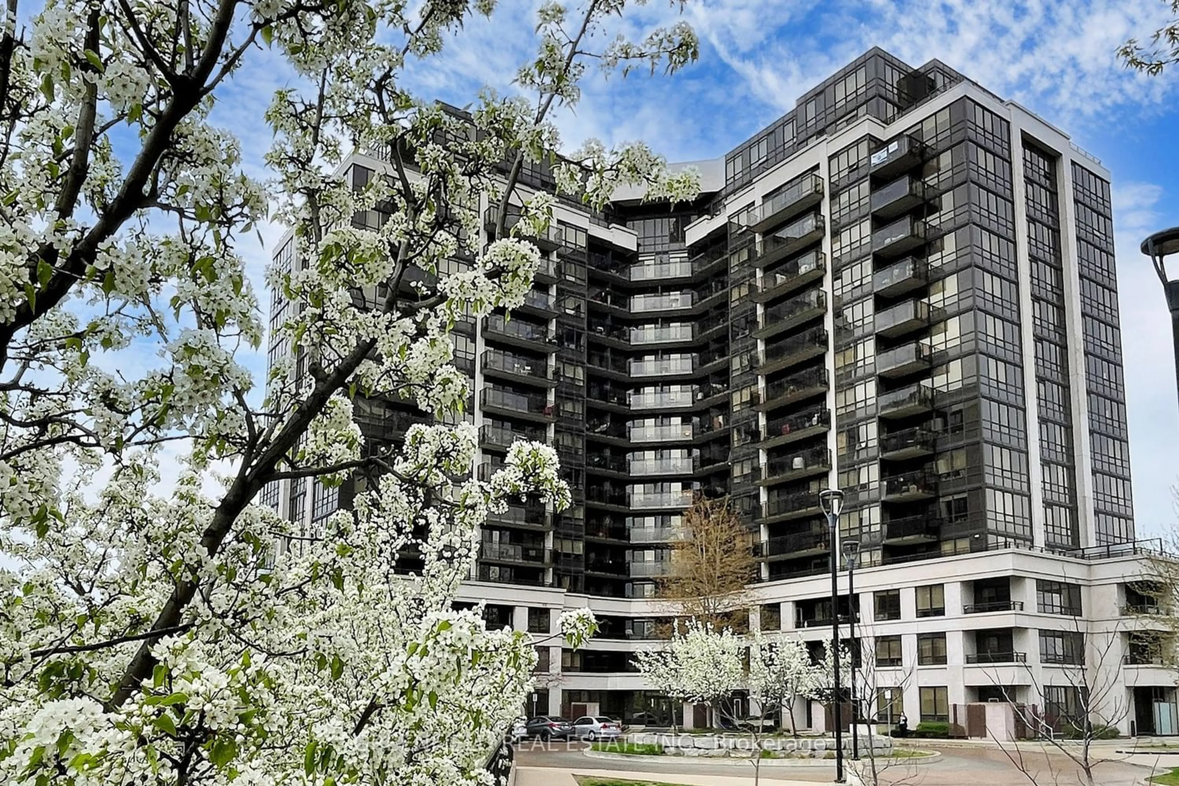 A pic from exterior of the house or condo for 1060 Sheppard Ave #521, Toronto Ontario M3J 0G7