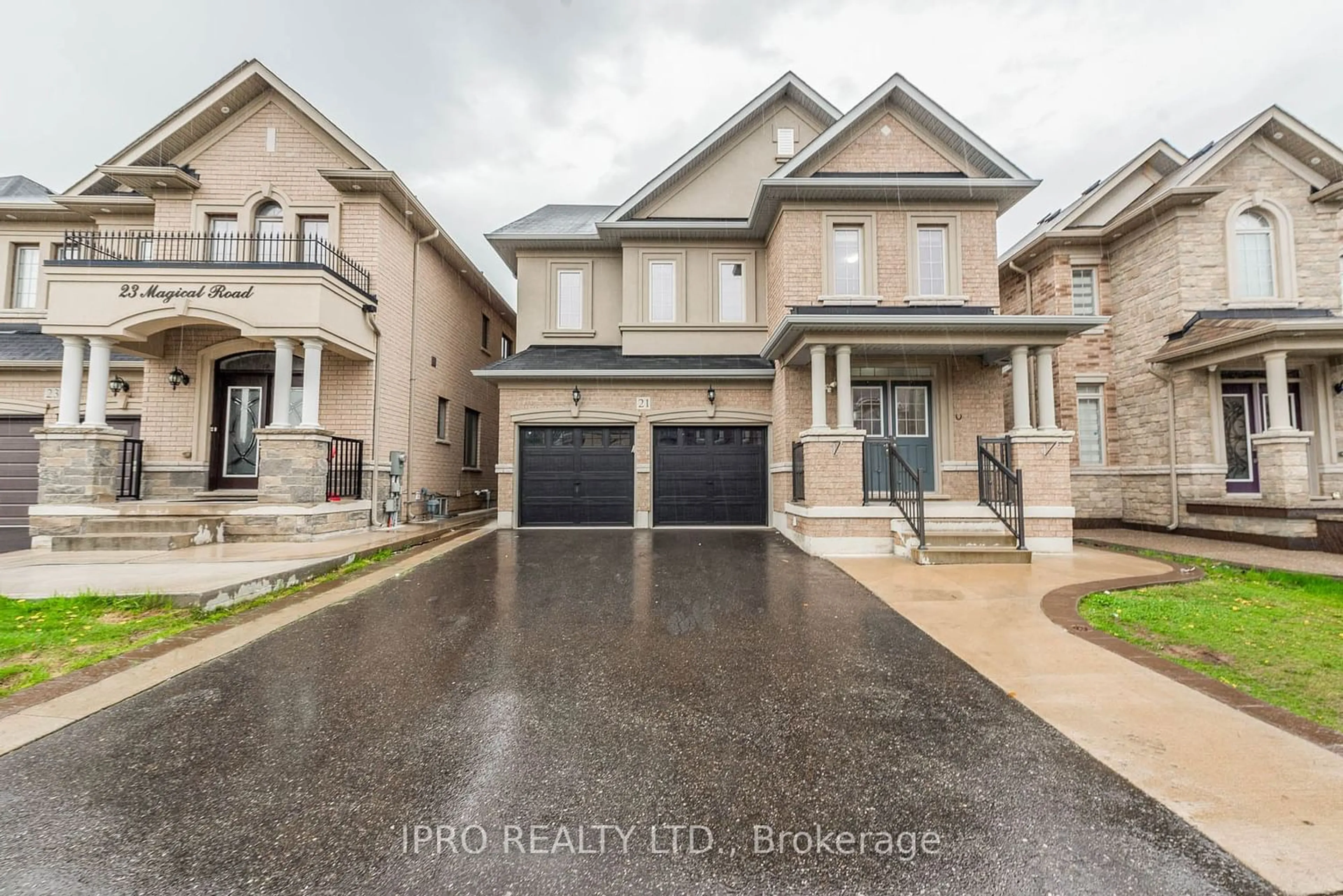 Frontside or backside of a home for 21 Magical Rd, Brampton Ontario L7A 4P8