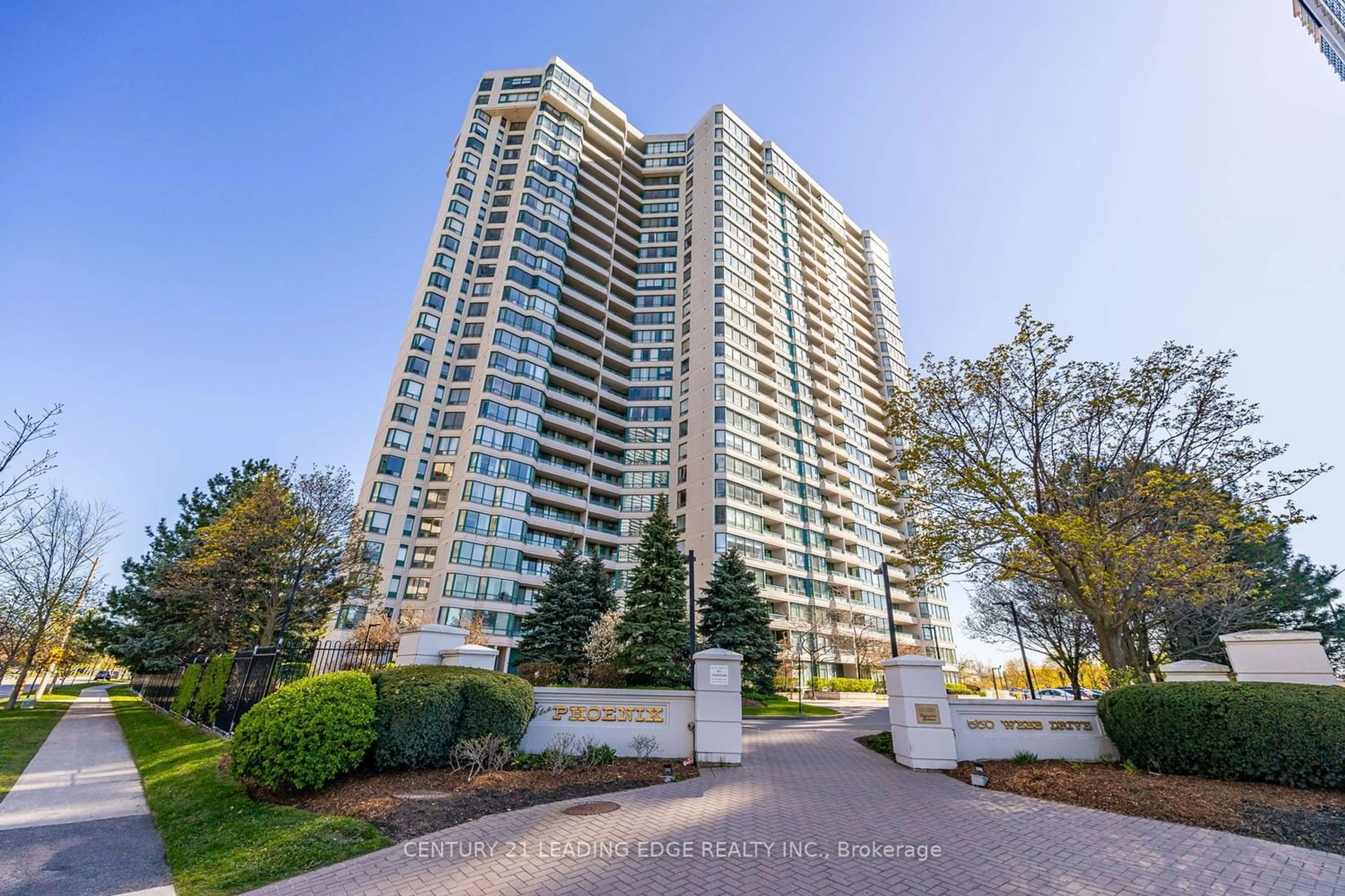 A pic from exterior of the house or condo for 550 Webb Dr #2501, Mississauga Ontario L5B 3Z7