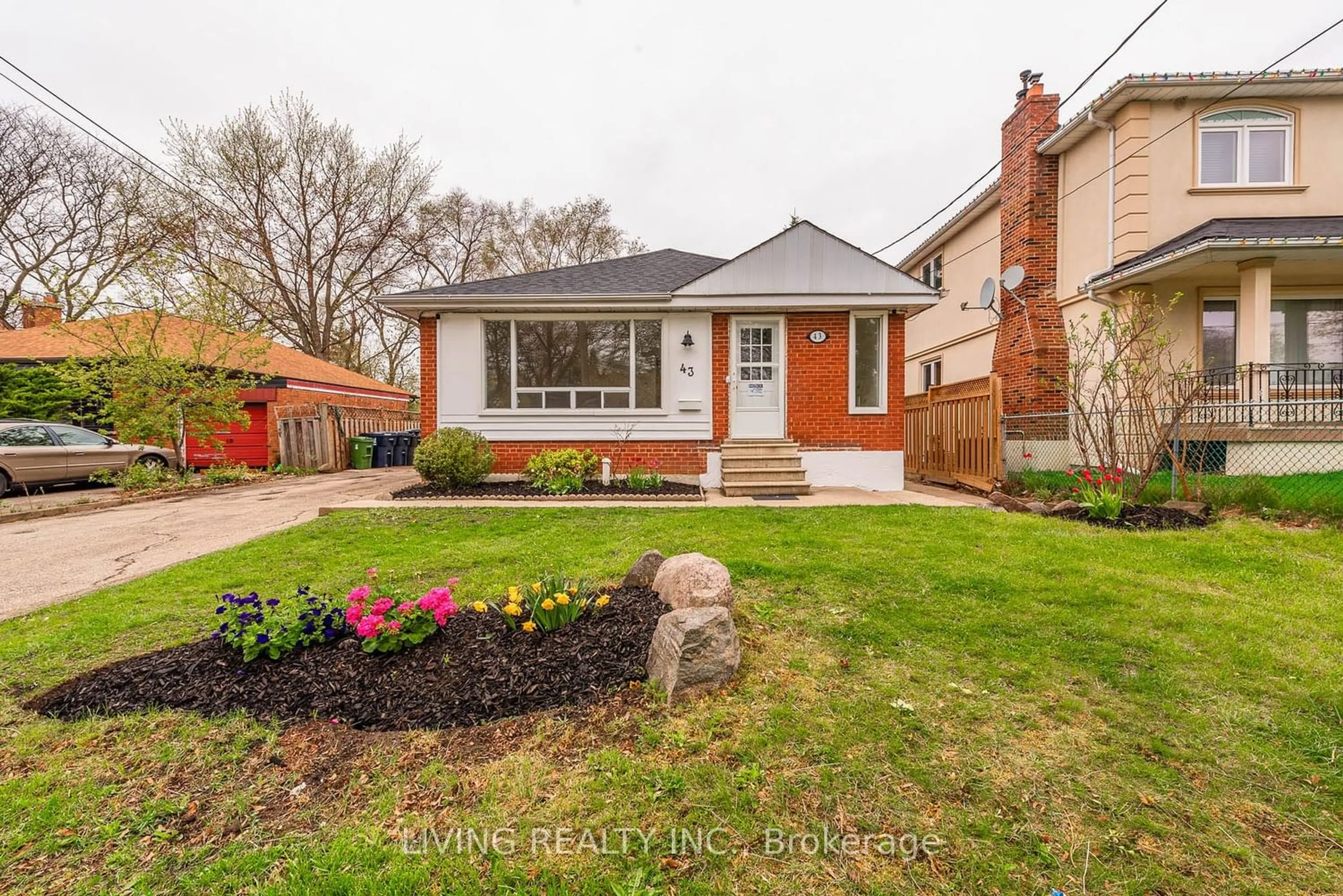 Home with brick exterior material for 43 Ridge Point Cres, Toronto Ontario M6M 2Z7
