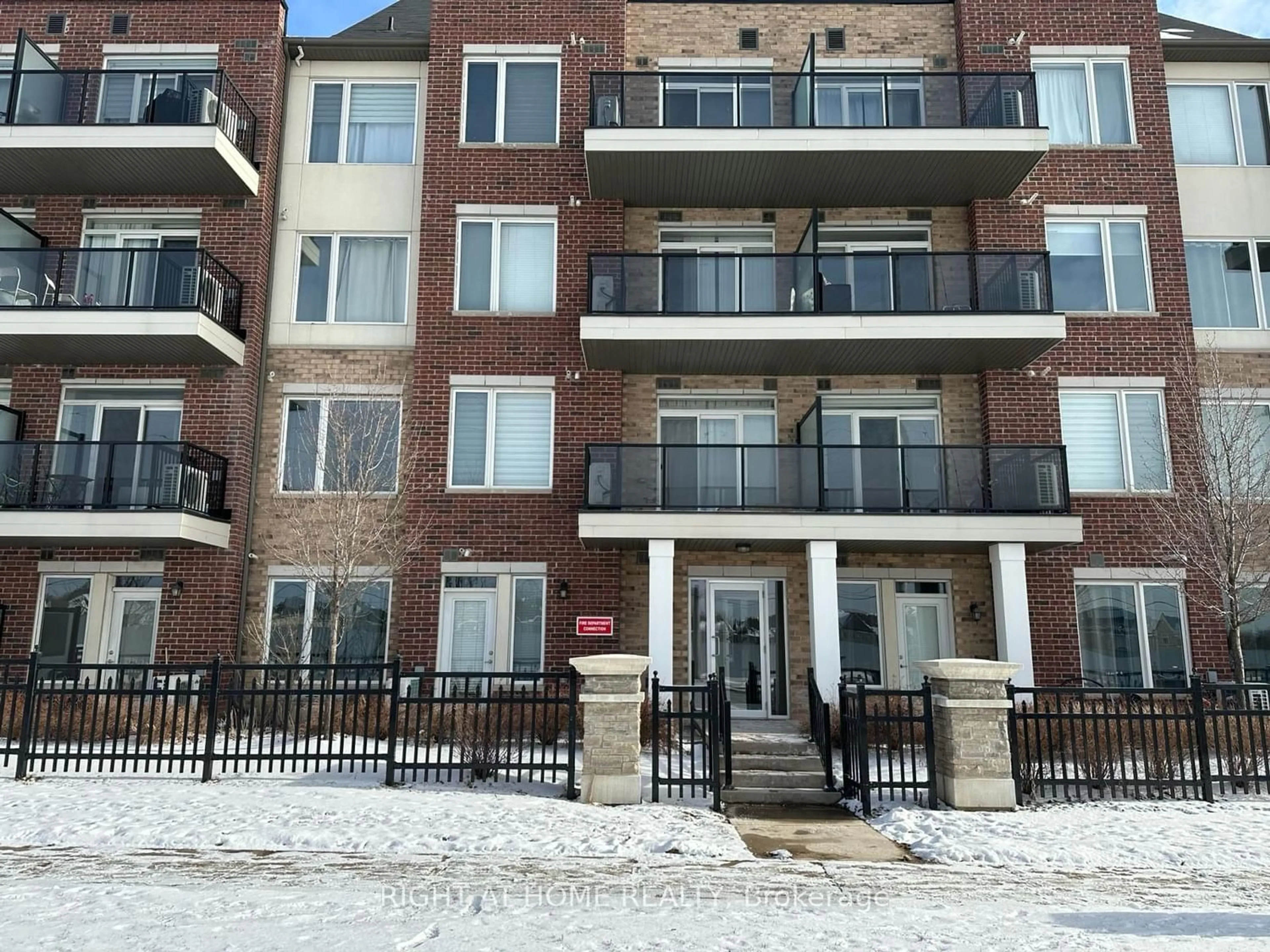 A pic from exterior of the house or condo for 54 Sky Harbour Dr #108, Brampton Ontario L6Y 6B9