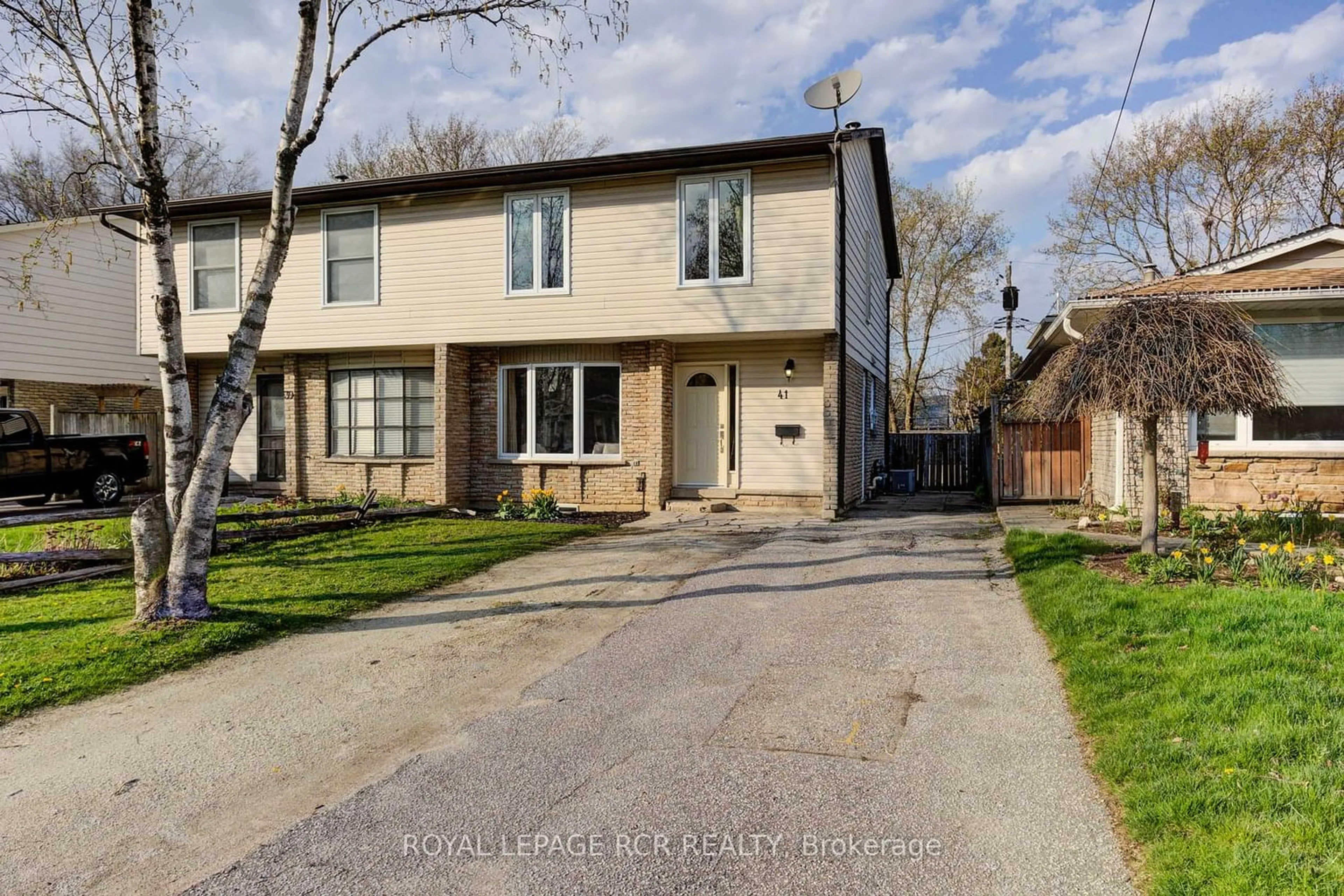 Frontside or backside of a home for 41 Cardwell St, Orangeville Ontario L9W 2V7