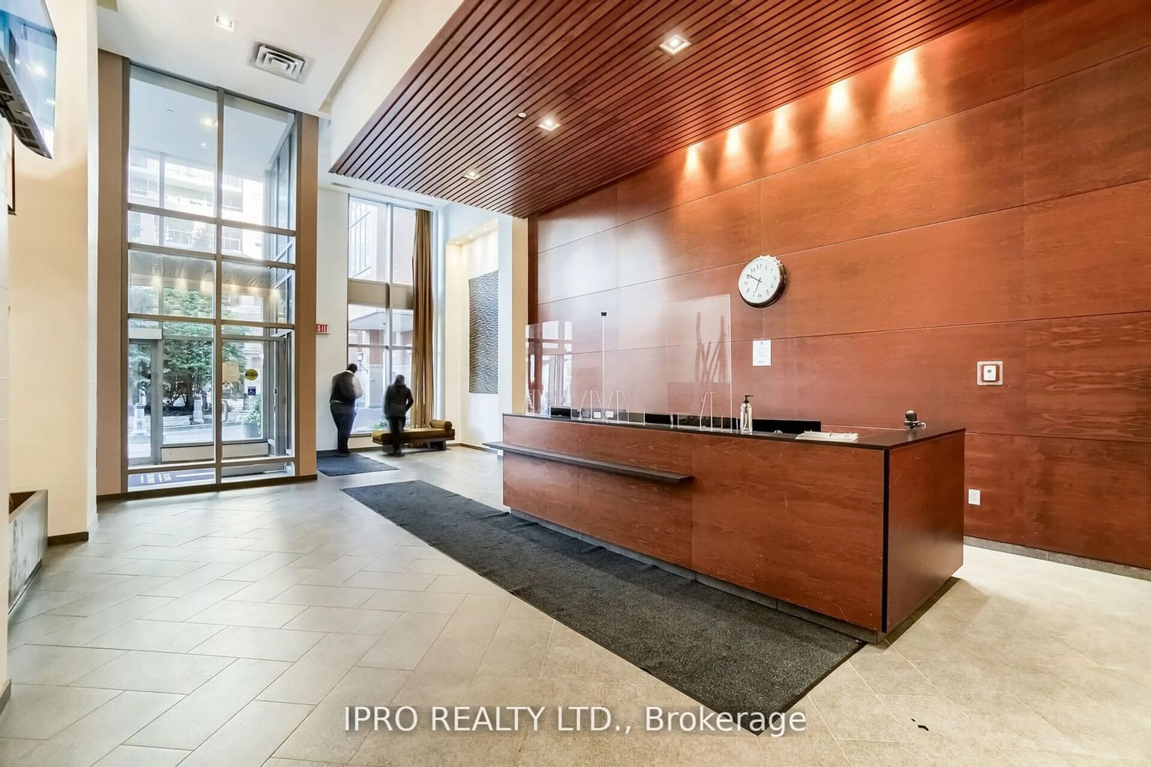 Indoor lobby for 4090 Living Arts Dr #708, Mississauga Ontario L5B 4M8