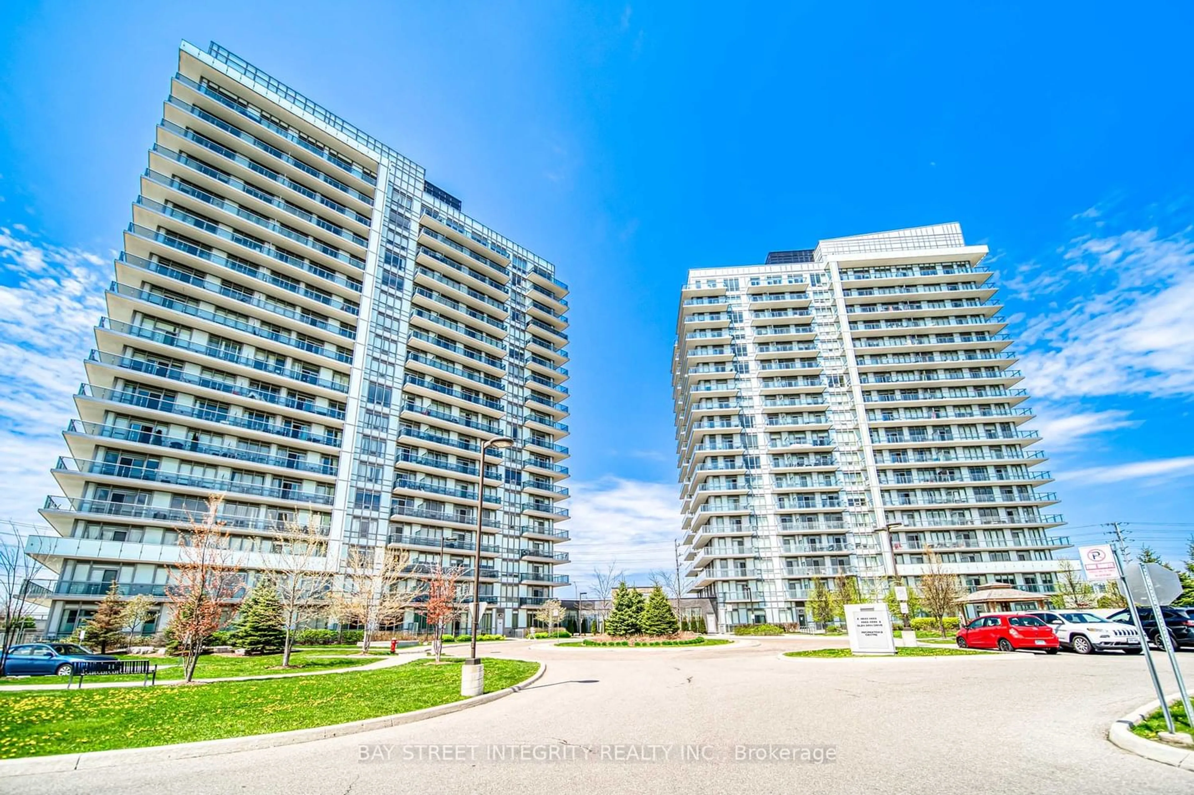 A pic from exterior of the house or condo for 4633 Glen Erin Dr #611, Mississauga Ontario L5M 0Y6