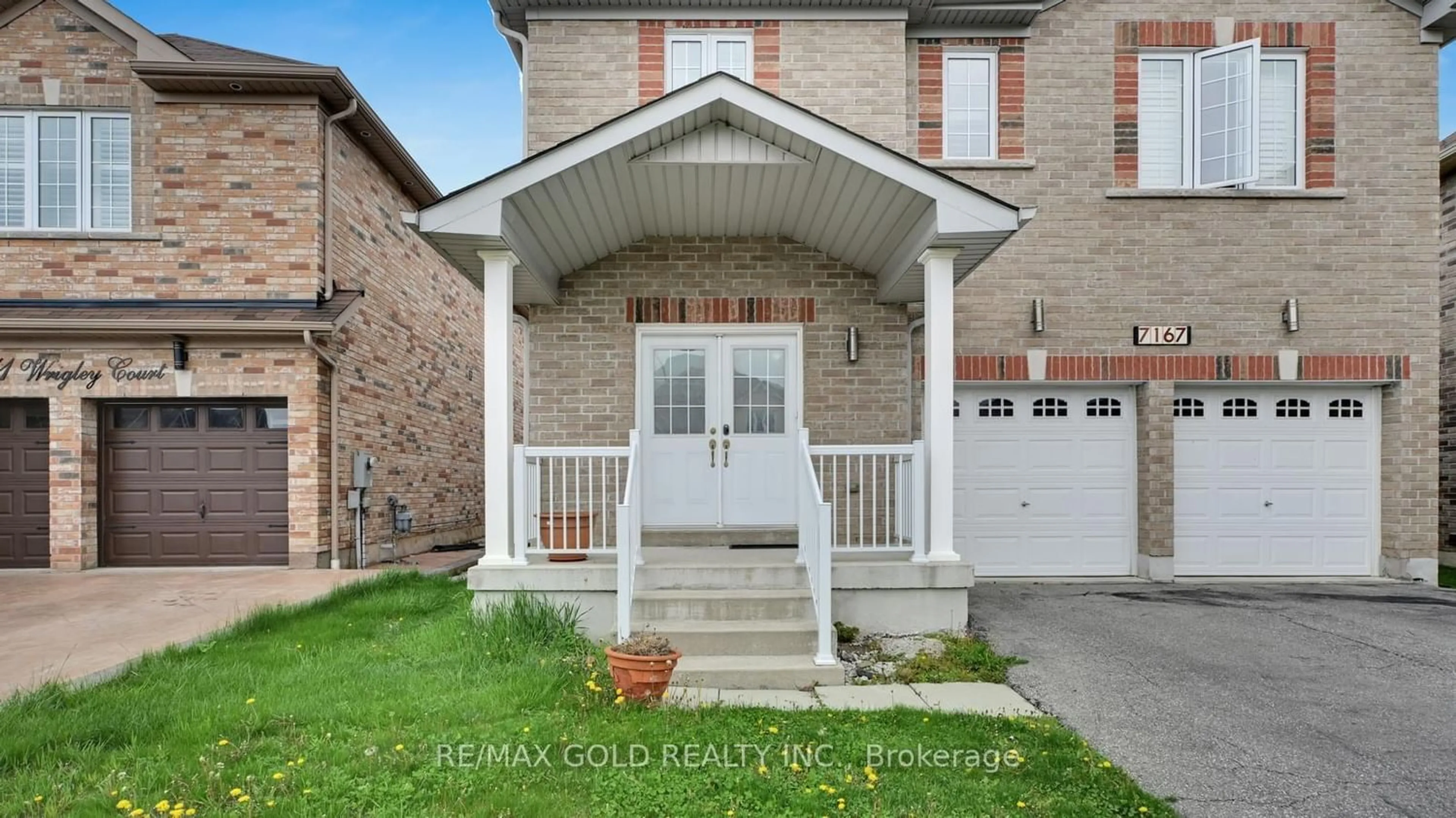 A pic from exterior of the house or condo for 7167 Wrigley Crt, Mississauga Ontario L5W 0C8