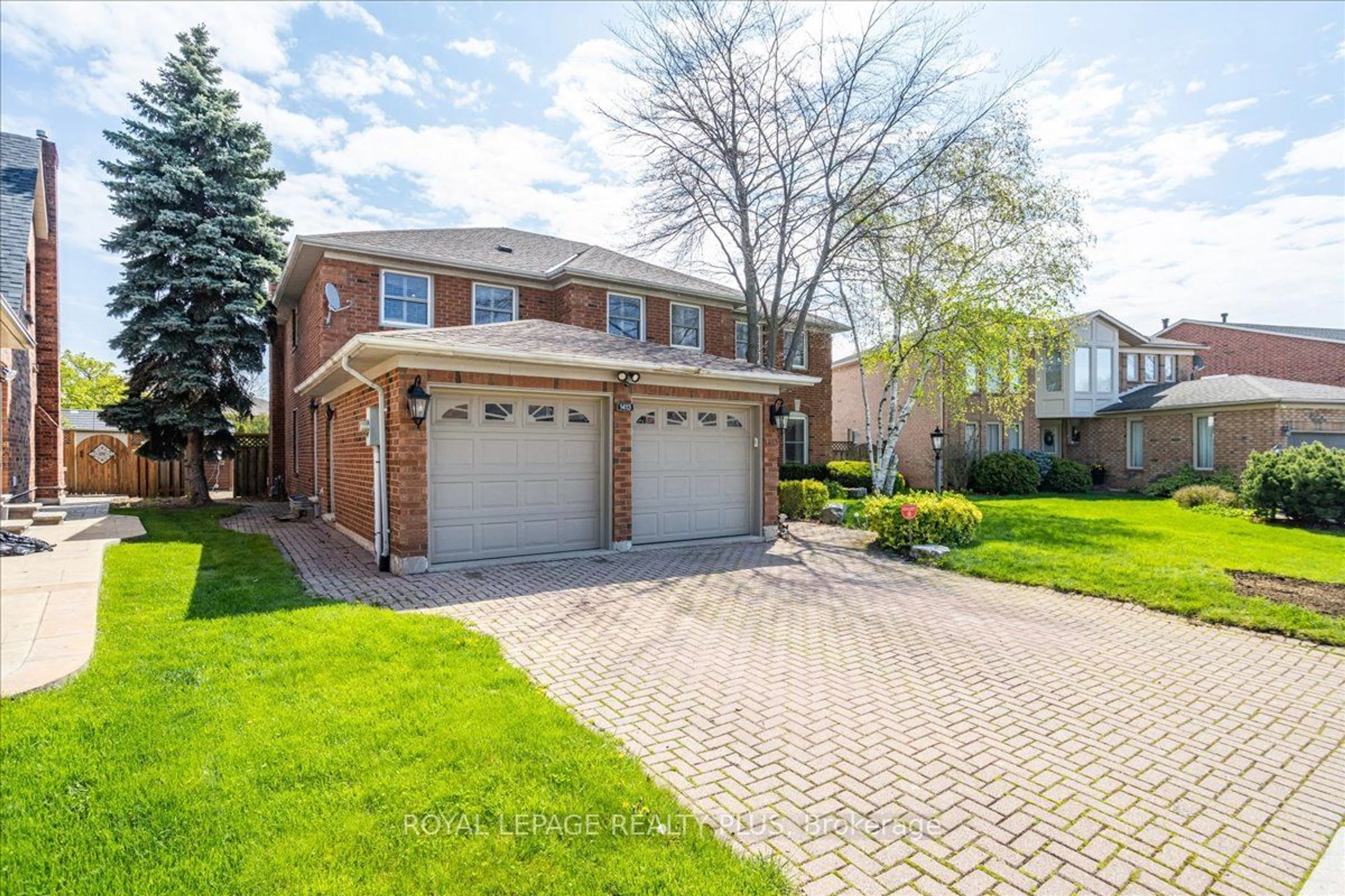Home with brick exterior material for 1413 Thistledown Rd, Oakville Ontario L6M 1Y4