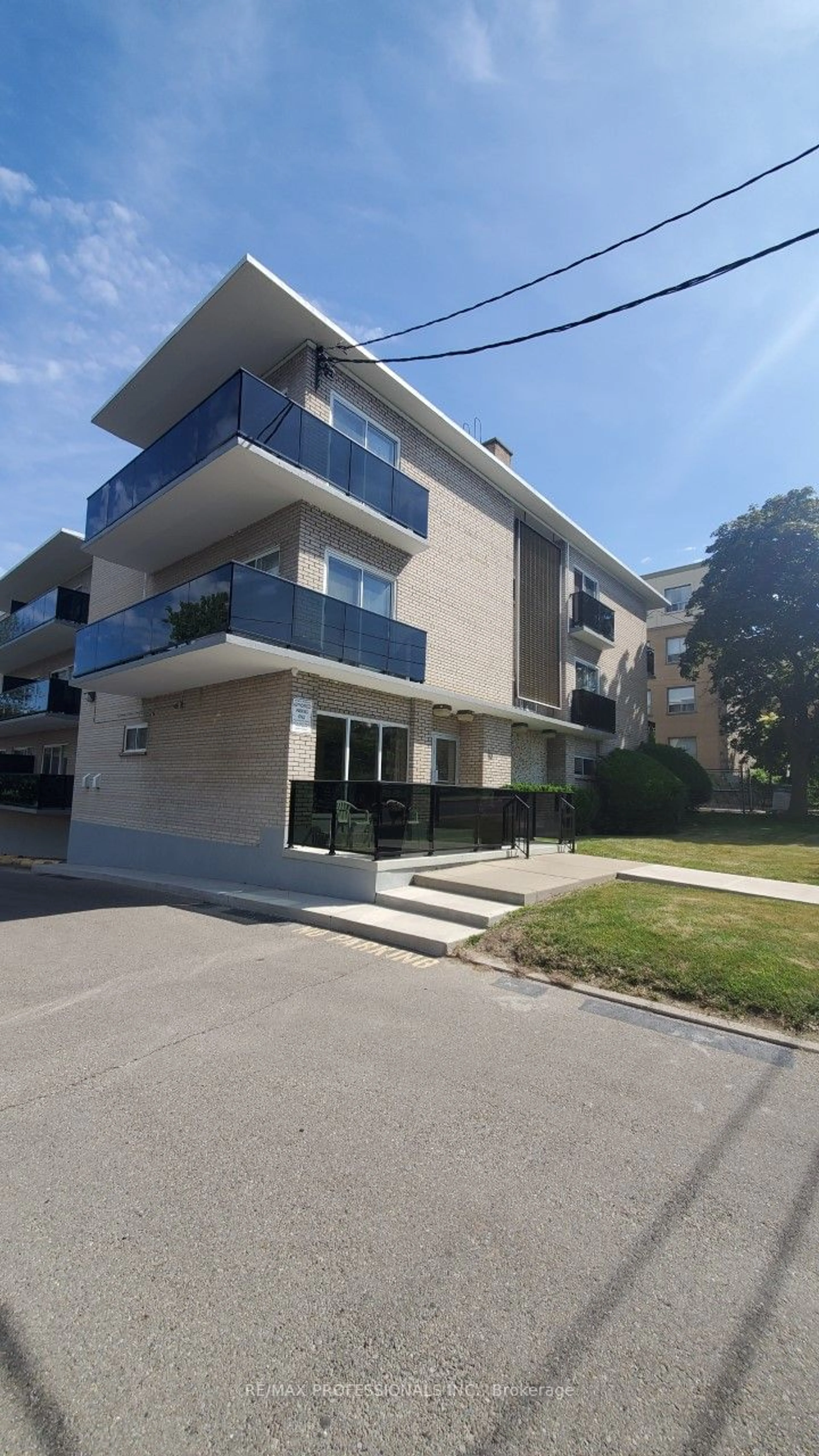 Outside view for 70 Gulliver Rd, Toronto Ontario M6M 2M6